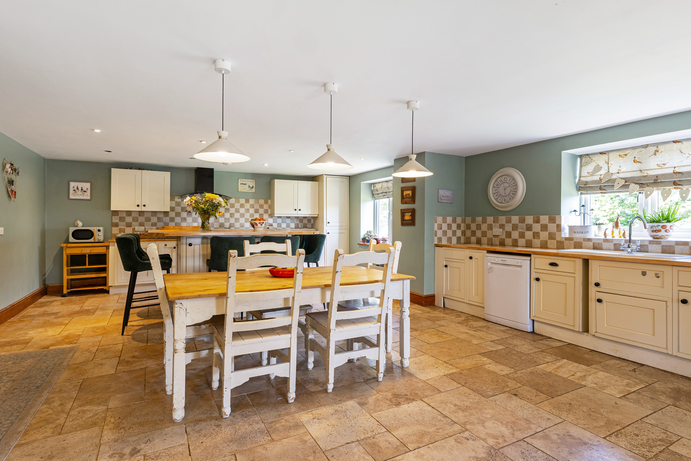  A substantial Oxfordshire farmhouse with over 9,200 sq ft of accommodation and 4 - 物件實景