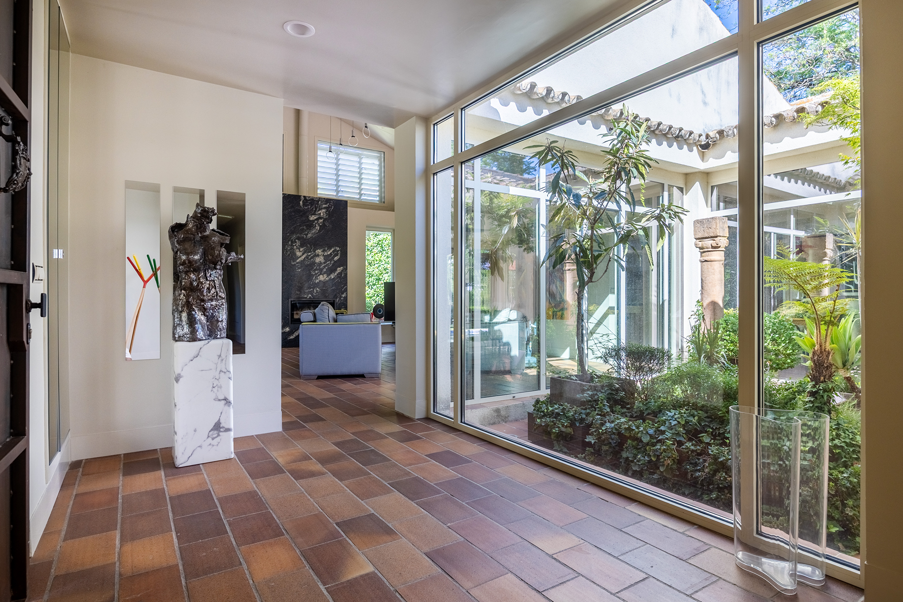  Designer detached house with pool in private development - 物件實景