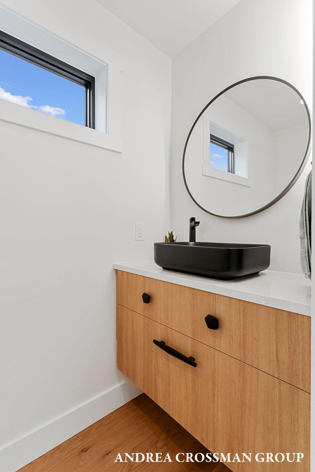 South Haven, Michigan, 49090, United States, 3 Bedrooms Bedrooms, ,3 BathroomsBathrooms,Residential,For Sale,1987692