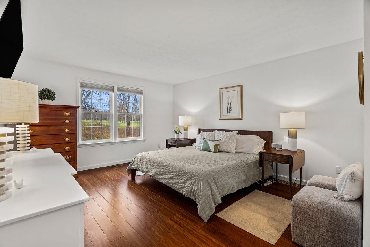 Bedford, New Hampshire, 03110, United States, 3 Bedrooms Bedrooms, ,3 BathroomsBathrooms,Residential,For Sale,1989387