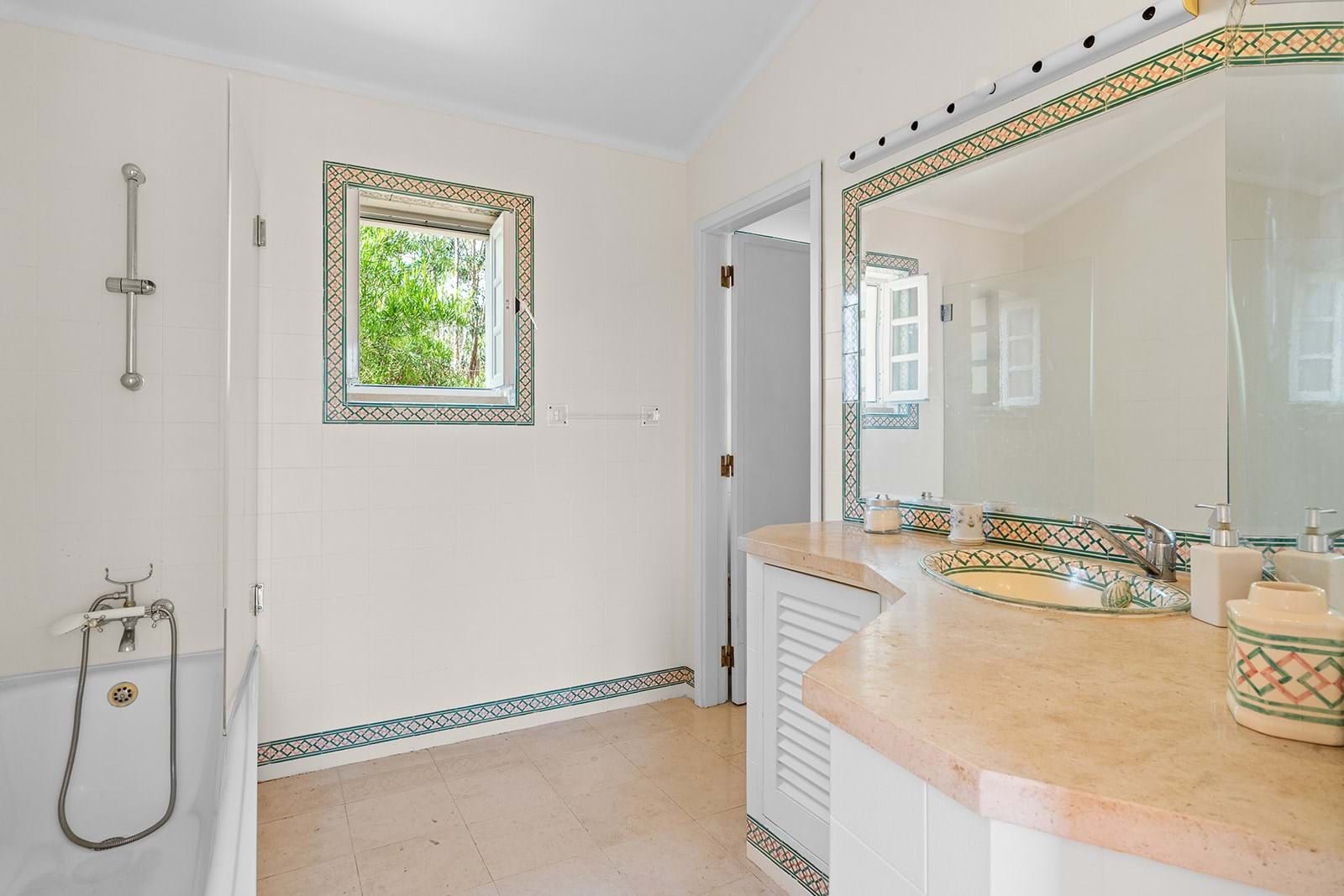 Sesimbra, Setúbal, 2970-872, PT, 5 Bedrooms Bedrooms, ,5 BathroomsBathrooms,Residential,For Sale,1940542