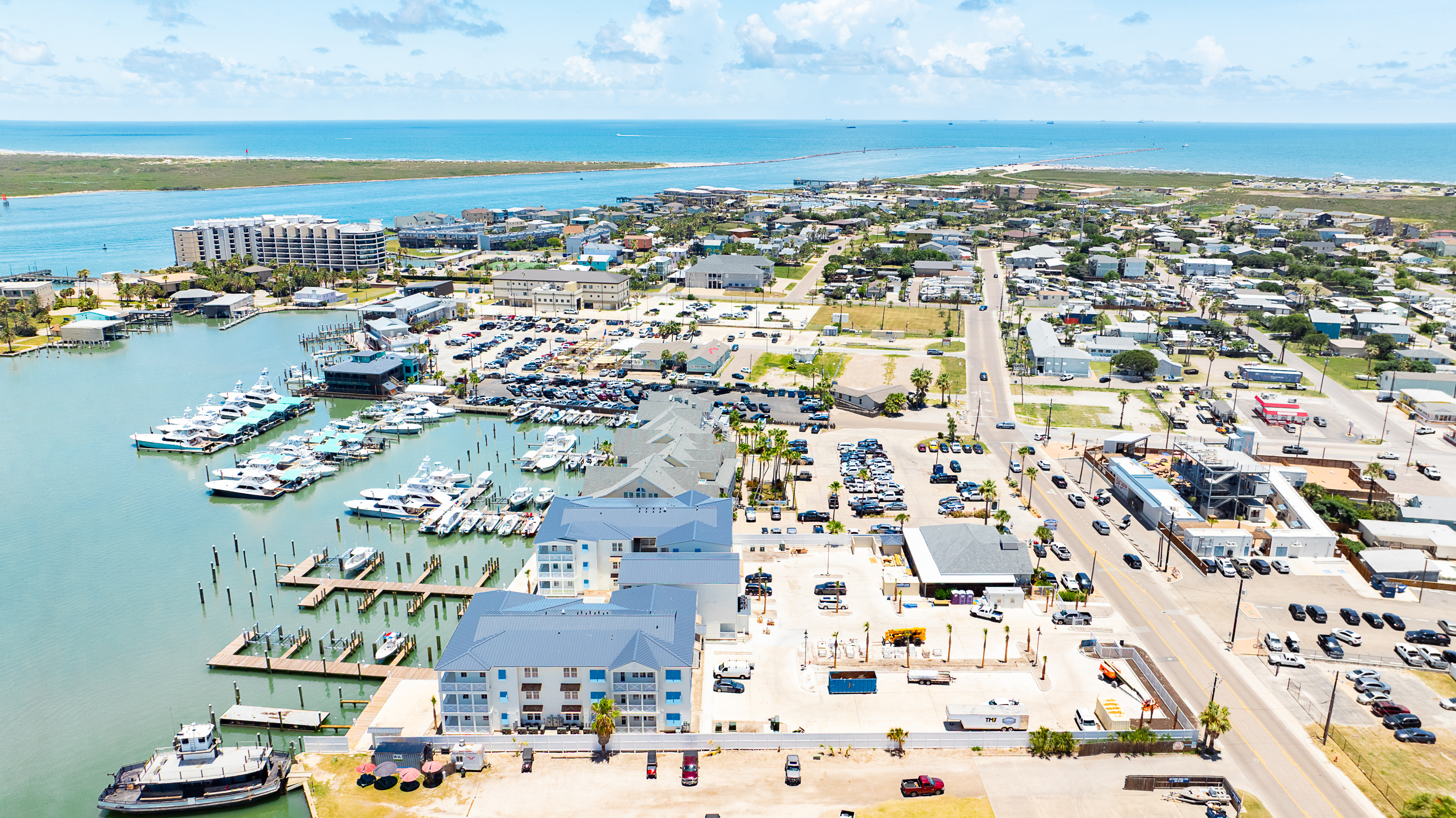  Coastal Elegance Meets Waterfront Living - 物件實景