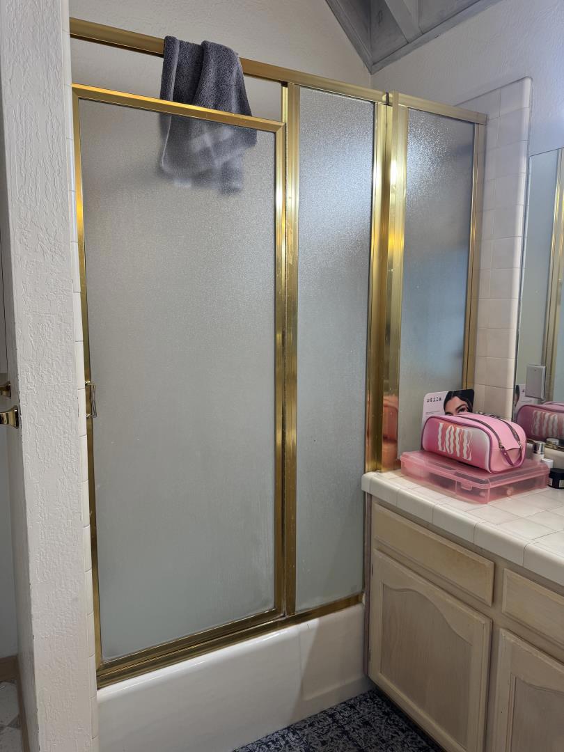 Aromas, California, 95004, United States, 3 Bedrooms Bedrooms, ,3 BathroomsBathrooms,Residential,For Sale,2048722
