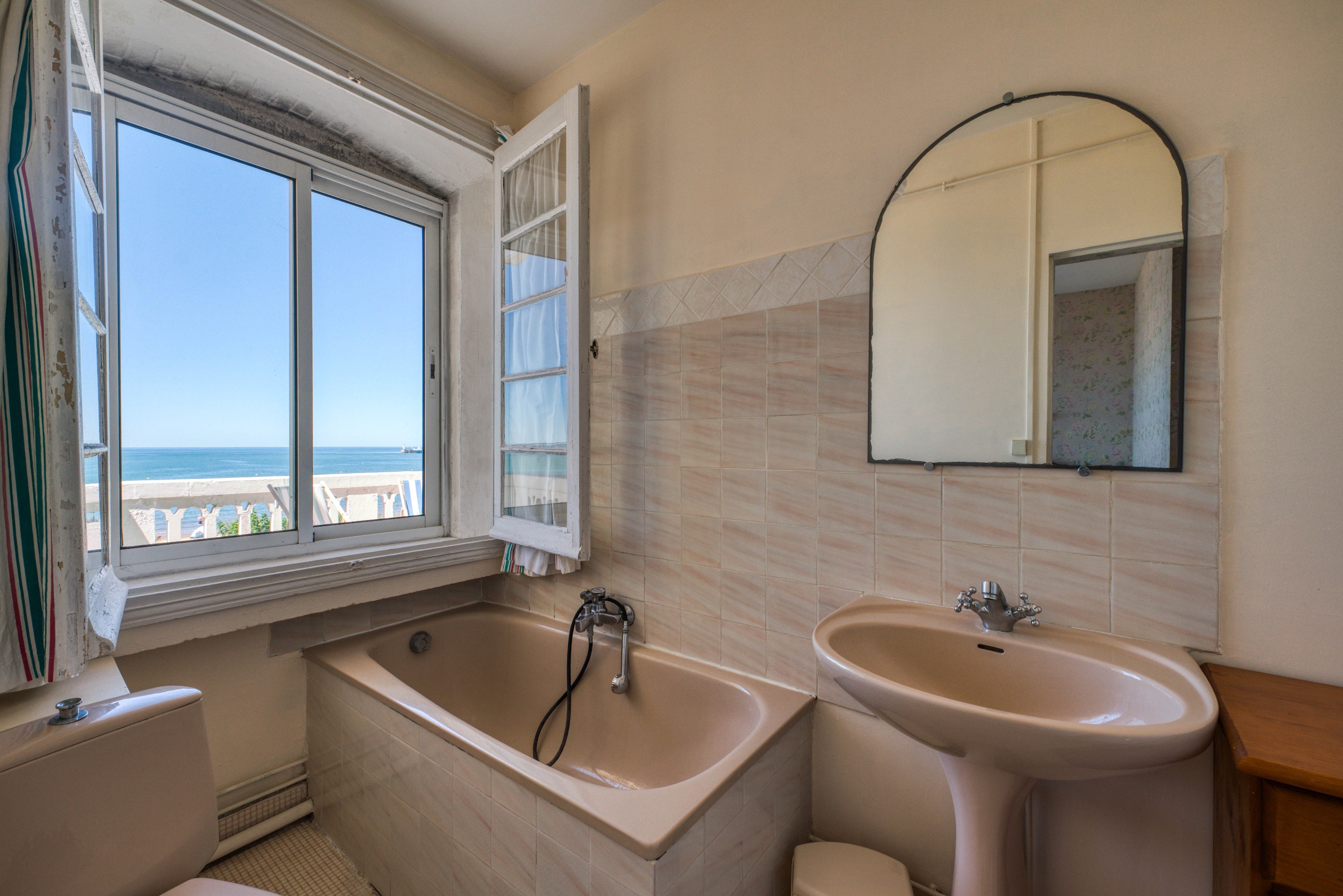  EXCEPTIONAL BELLE ÉPOQUE RESIDENCE ON THE WATERFRONT ROYAN - 物件實景