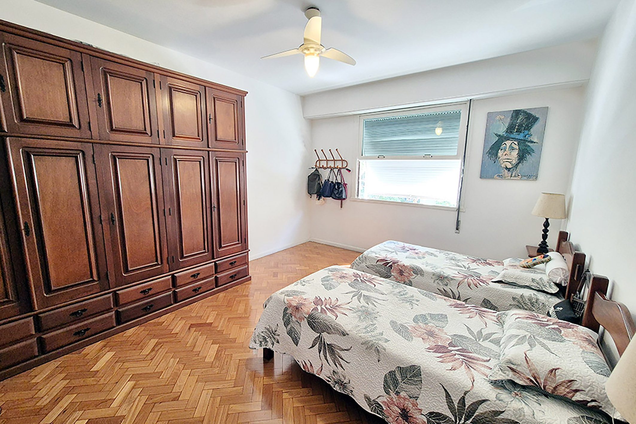  Apartment with a Generous Floor Plan on Praça Eugênio Jardim - 物件實景
