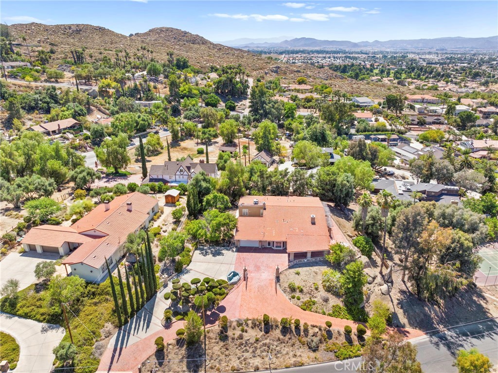 Hemet, California, 92544, United States, 5 Bedrooms Bedrooms, ,4 BathroomsBathrooms,Residential,For Sale,1896645