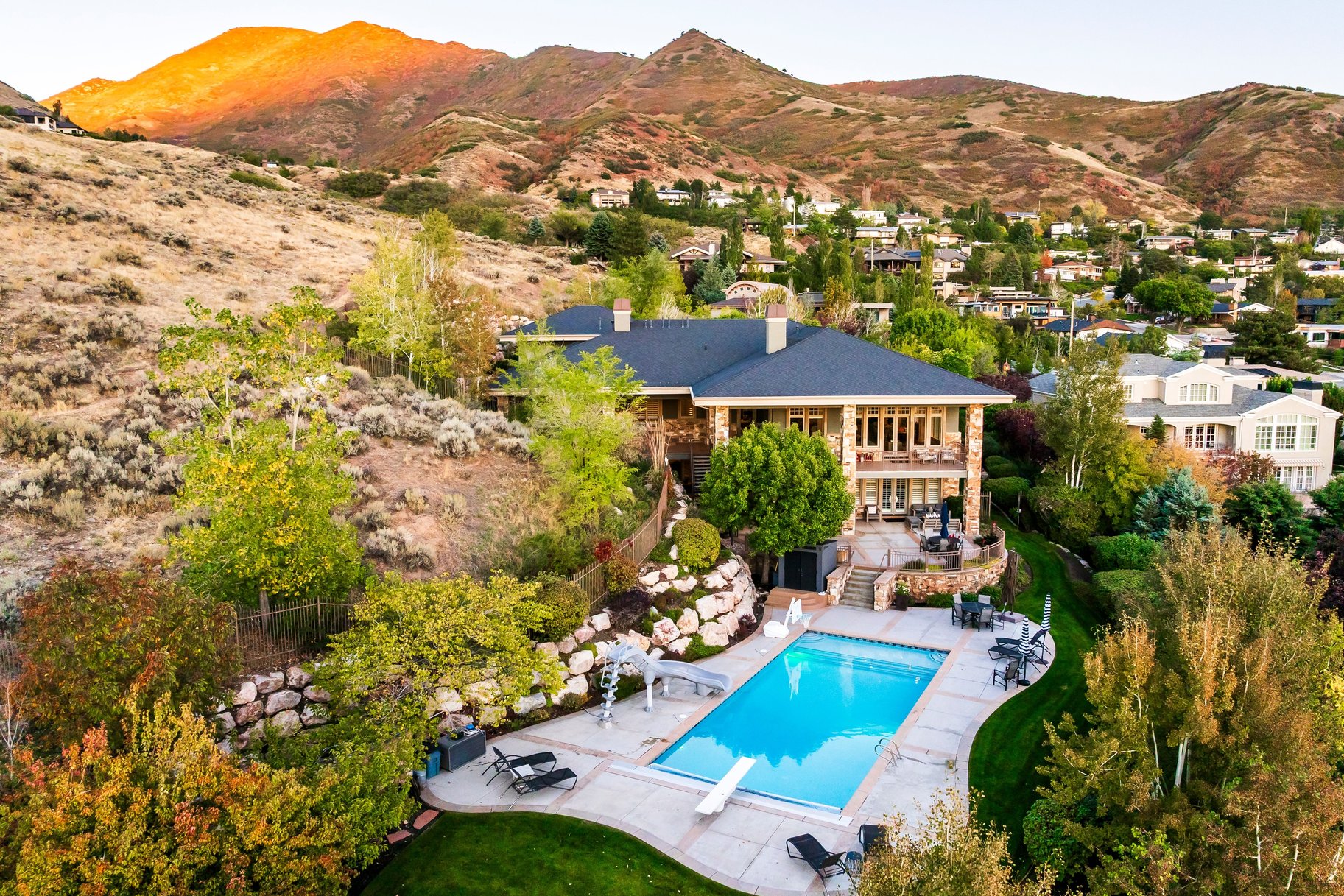  Timeless East Bench Craftsman Estate with Gated Entry, Expansive Light and Views - 物件實景