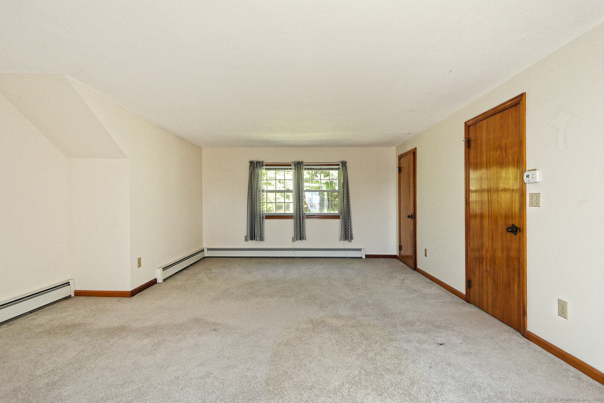 Hamden, Connecticut, 06518, United States, 4 Bedrooms Bedrooms, ,2 BathroomsBathrooms,Residential,For Sale,1940794