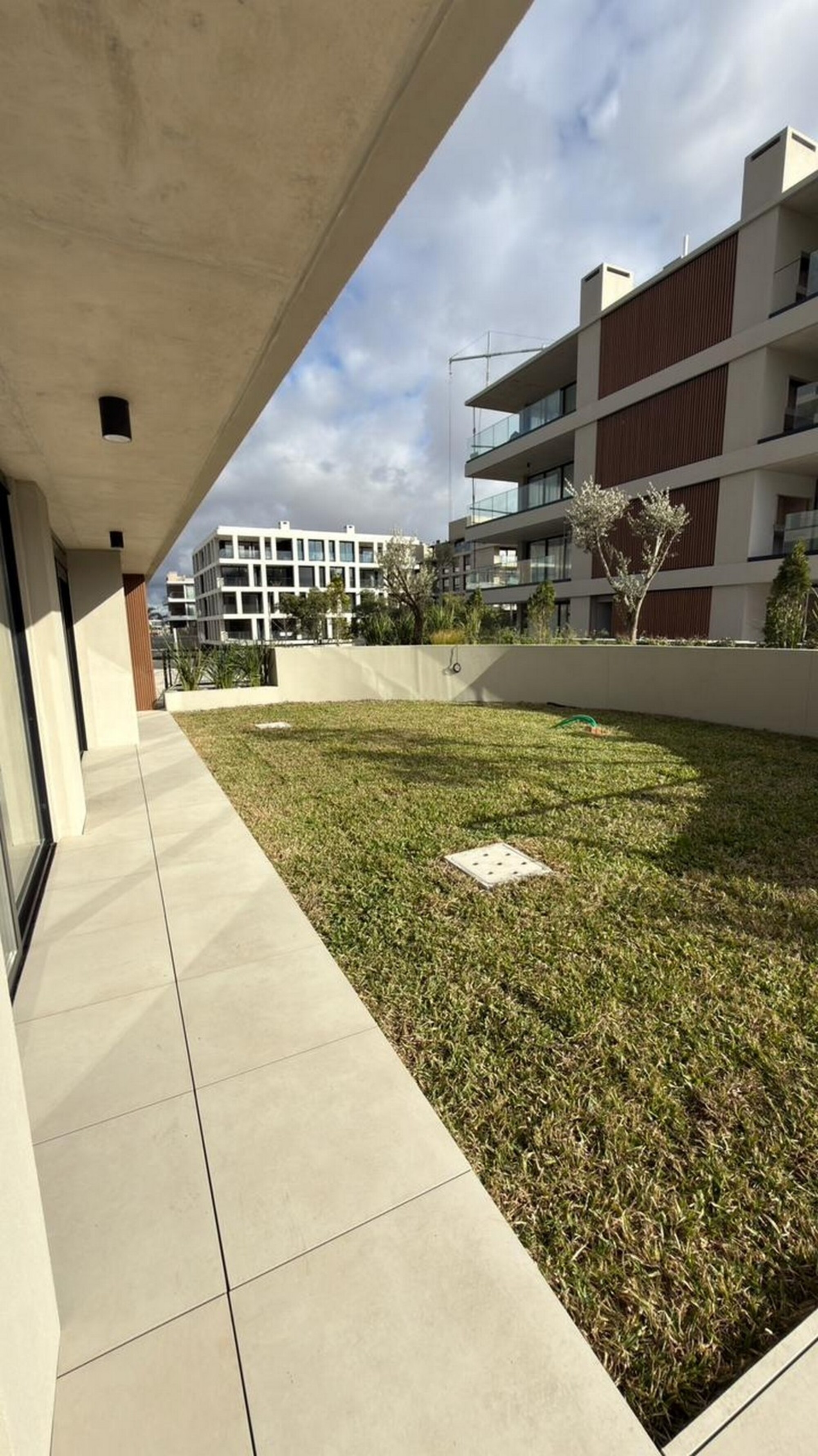  Elegant Garden Apartment in Barrio Parques - 物件實景