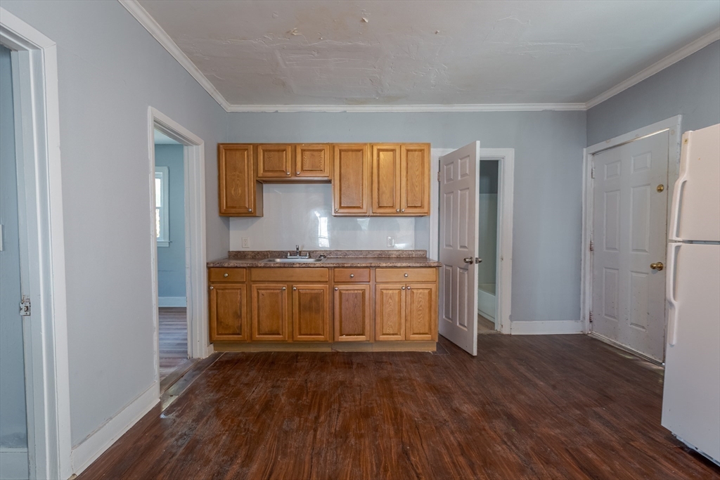 Worcester, Massachusetts, 01604, United States, 8 Bedrooms Bedrooms, ,4 BathroomsBathrooms,Residential,For Sale,1981131