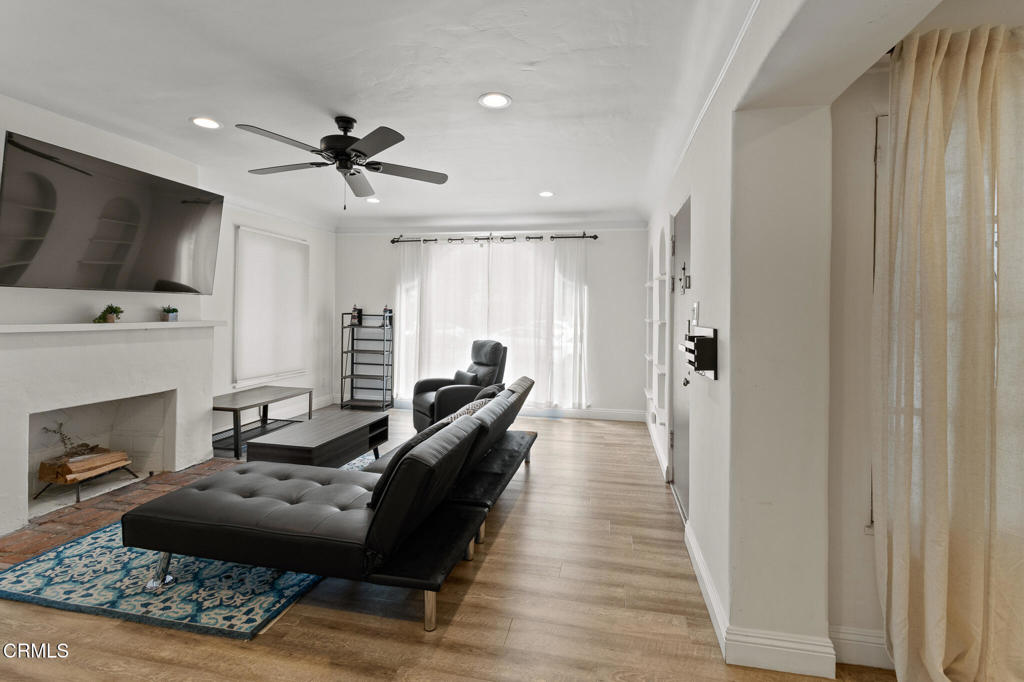 Los Angeles, California, 90035, United States, ,Residential,For Sale,1691195