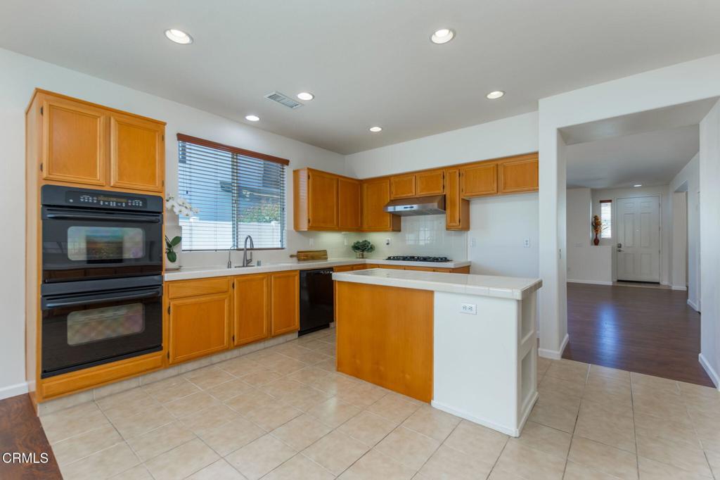 Fillmore, California, 93015, United States, 3 Bedrooms Bedrooms, ,2 BathroomsBathrooms,Residential,For Sale,1906343