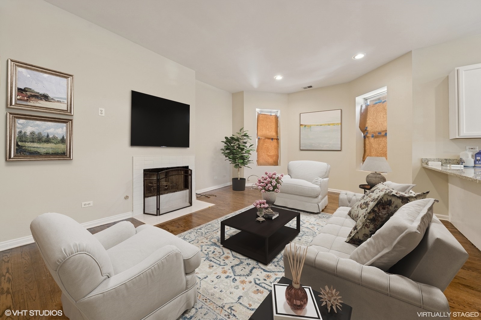 Chicago, Illinois, 60637, United States, 4 Bedrooms Bedrooms, ,3 BathroomsBathrooms,Residential,For Sale,1777528