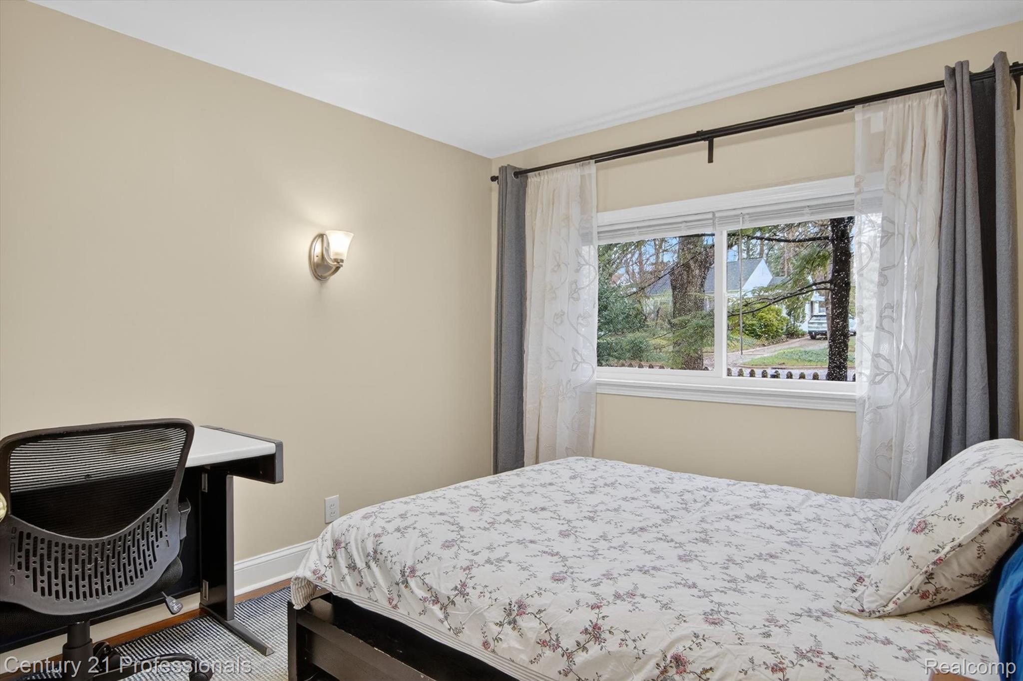 AnnArbor, Michigan, 48103, United States, 3 Bedrooms Bedrooms, ,2 BathroomsBathrooms,Residential,For Sale,2038330