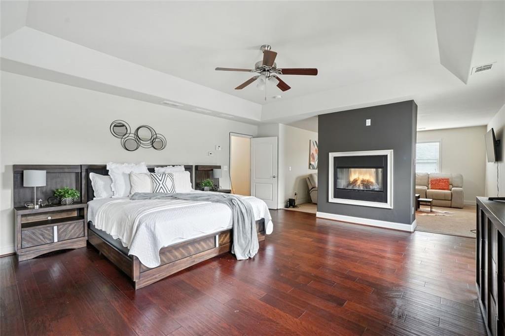 Atlanta, Georgia, 30331, United States, 5 Bedrooms Bedrooms, ,4 BathroomsBathrooms,Residential,For Sale,1933475