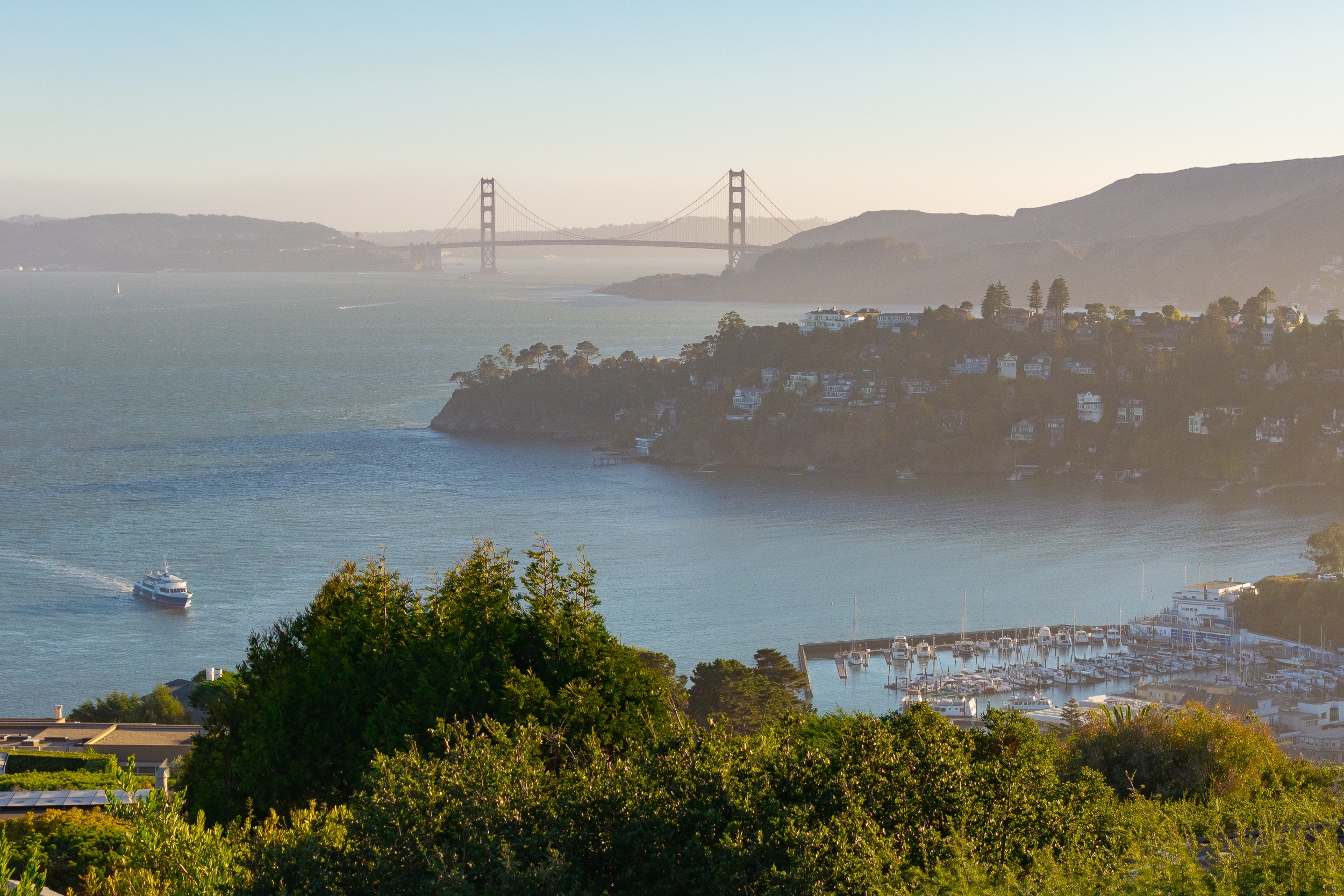  East Coast-Inspired Estate with Sweeping City, Bridge and Mount Tam Views - 物件實景
