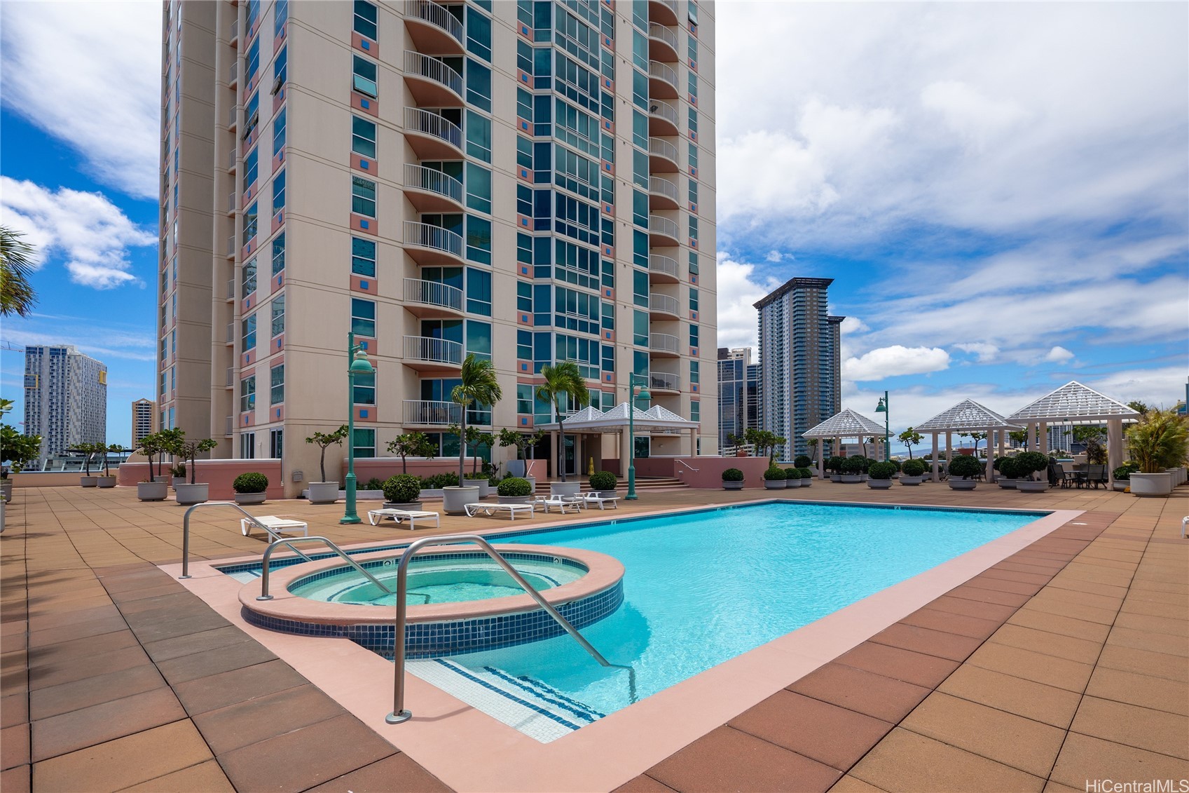Honolulu, Hawaii, 96813, United States, 1 Bedroom Bedrooms, ,1 BathroomBathrooms,Residential,For Sale,1940357