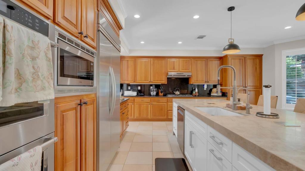 Gilroy, California, 95020, United States, 5 Bedrooms Bedrooms, ,4 BathroomsBathrooms,Residential,For Sale,2032655