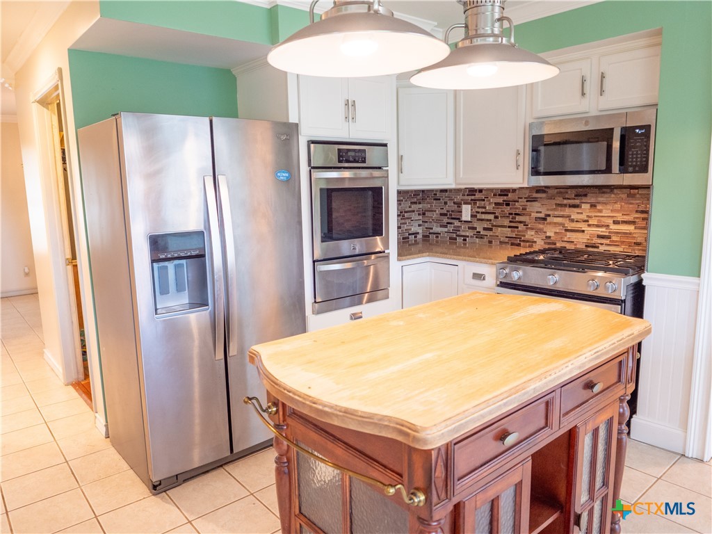 Victoria, Texas, 77905, United States, 5 Bedrooms Bedrooms, ,4 BathroomsBathrooms,Residential,For Sale,1882590