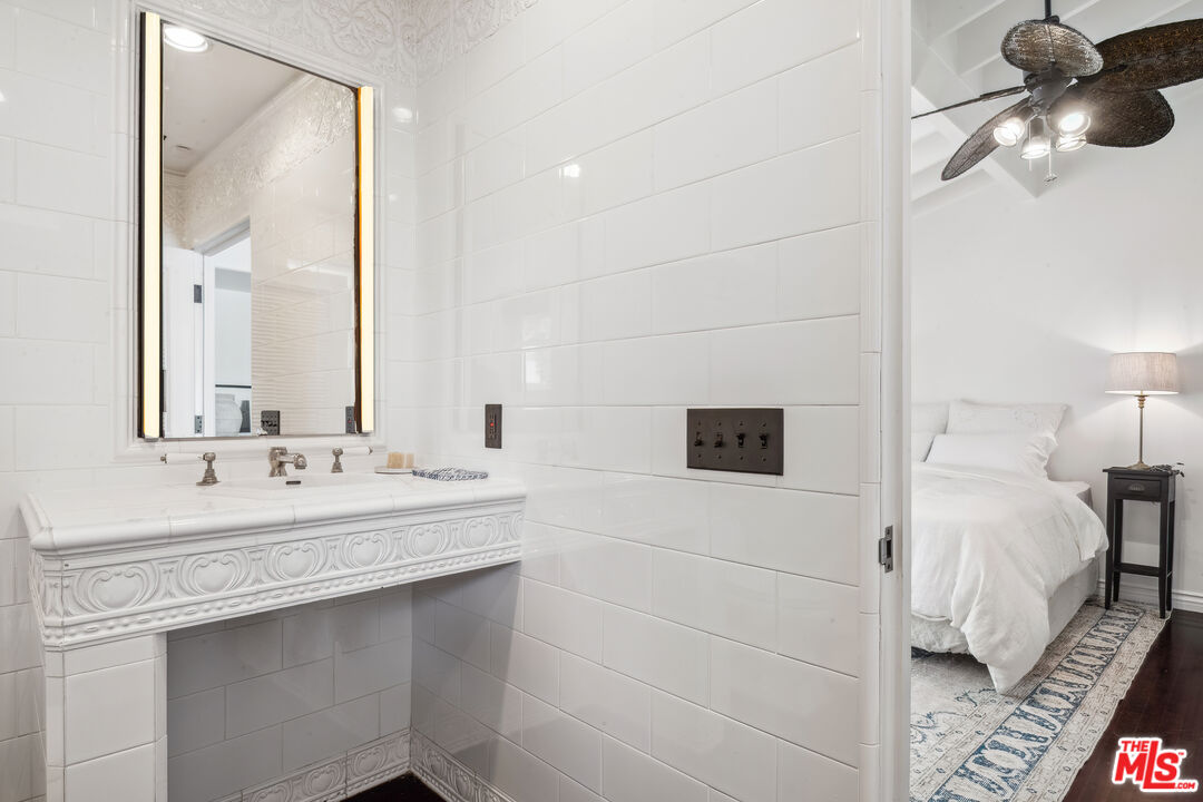 Malibu, California, 90265, United States, 8 Bedrooms Bedrooms, ,9 BathroomsBathrooms,Residential,For Sale,1989186