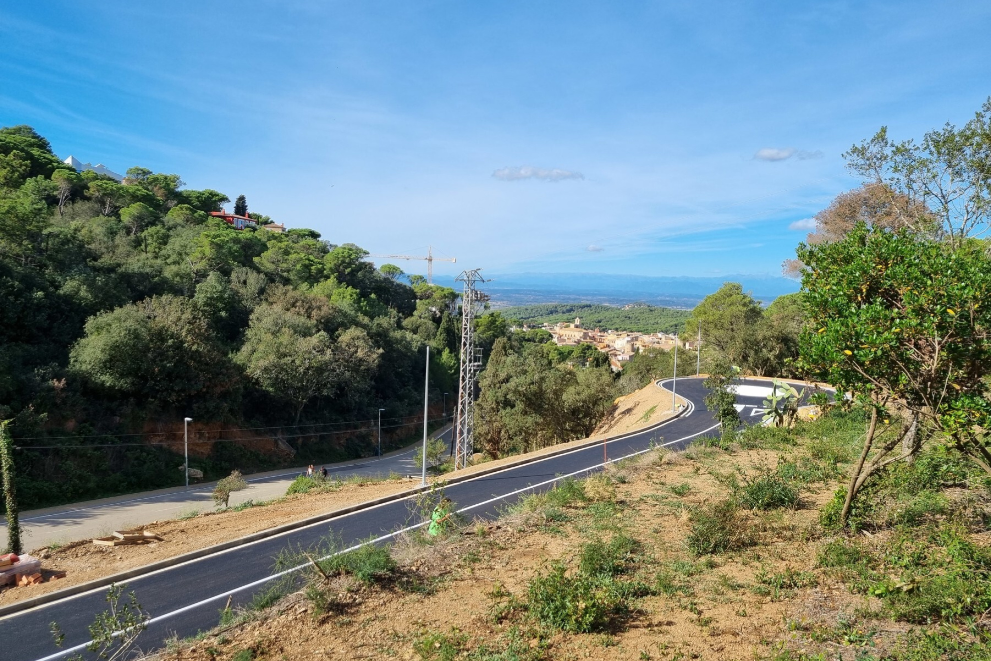  Fantastic south facing plot in the village of Begur - 物件實景