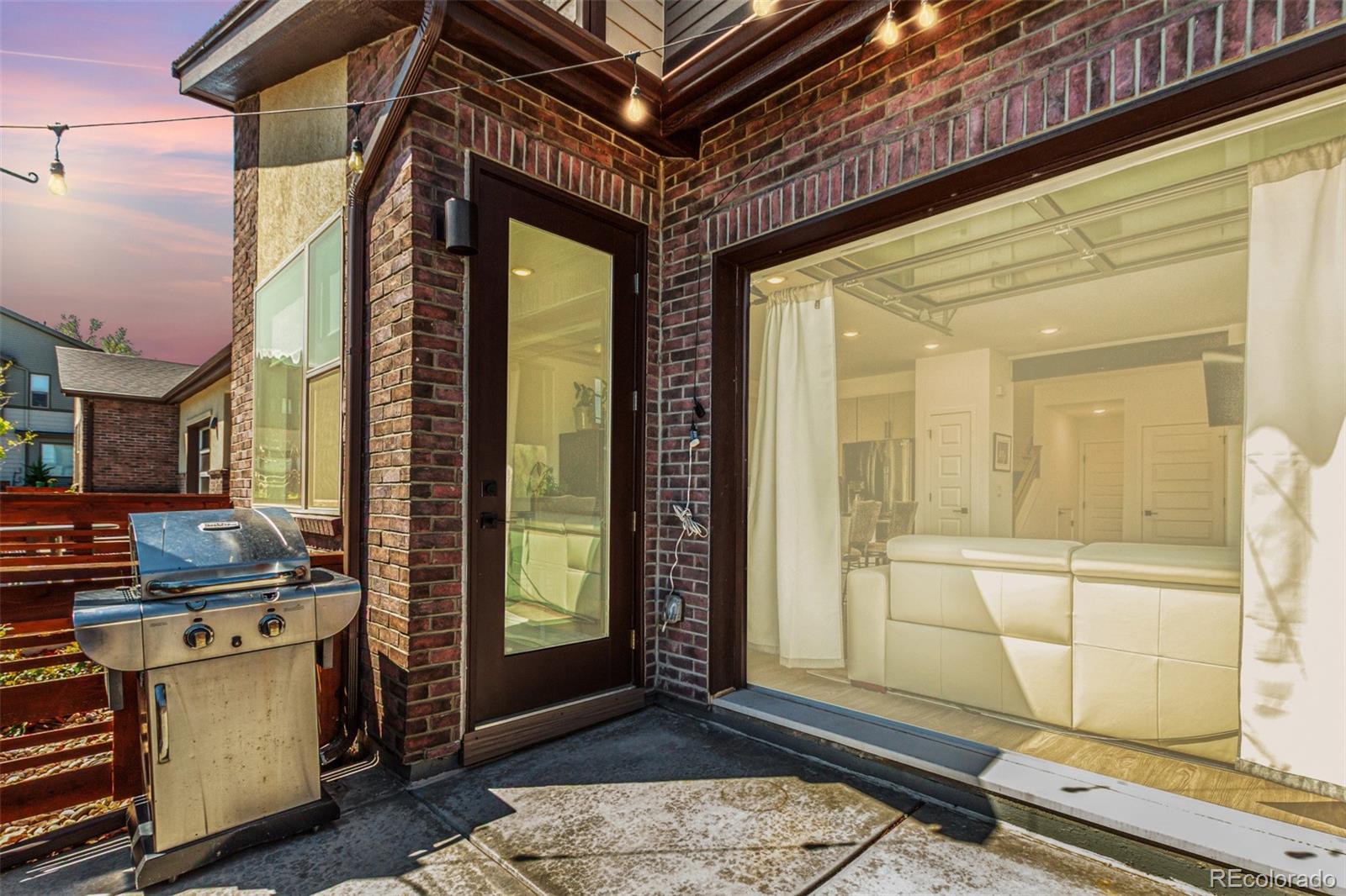 Arvada, Colorado, 80004, United States, 3 Bedrooms Bedrooms, ,2 BathroomsBathrooms,Residential,For Sale,1973817