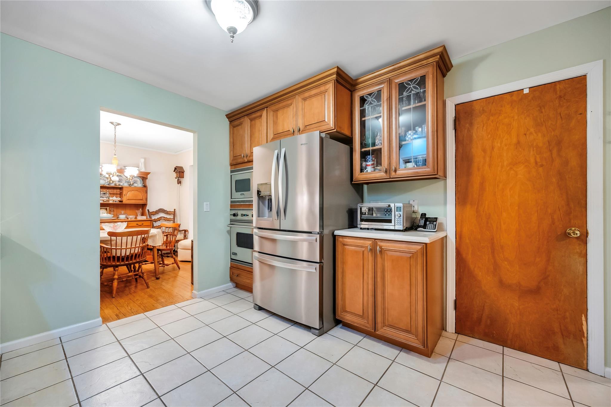 Hauppauge, New York, 11788, United States, 4 Bedrooms Bedrooms, ,2 BathroomsBathrooms,Residential,For Sale,1714342