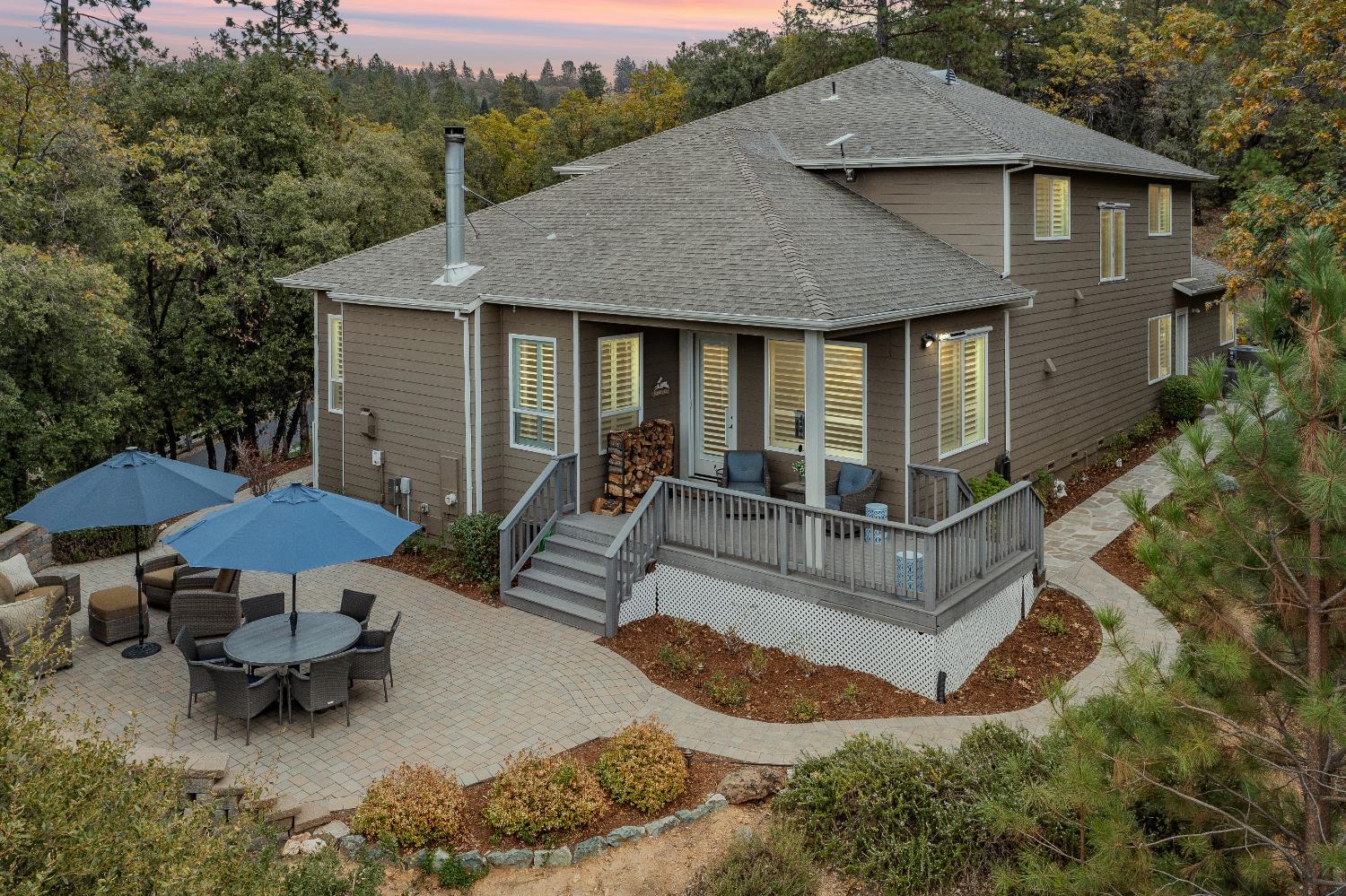 Colfax, California, 95713, United States, 5 Bedrooms Bedrooms, ,3 BathroomsBathrooms,Residential,For Sale,2002832