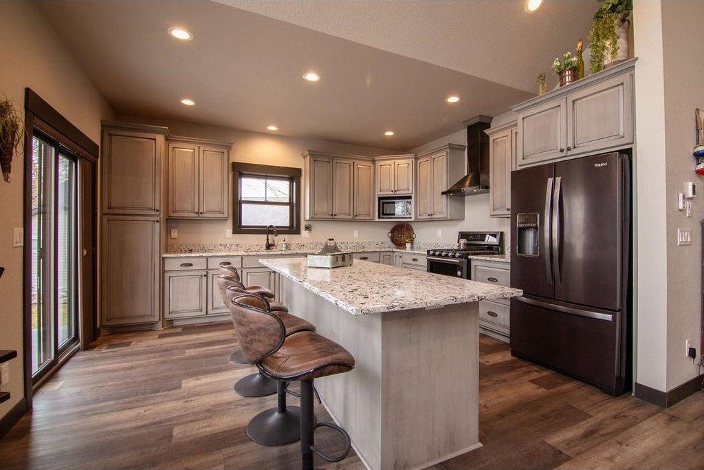Alexandria, Minnesota, 56308, United States, 4 Bedrooms Bedrooms, ,4 BathroomsBathrooms,Residential,For Sale,2039906