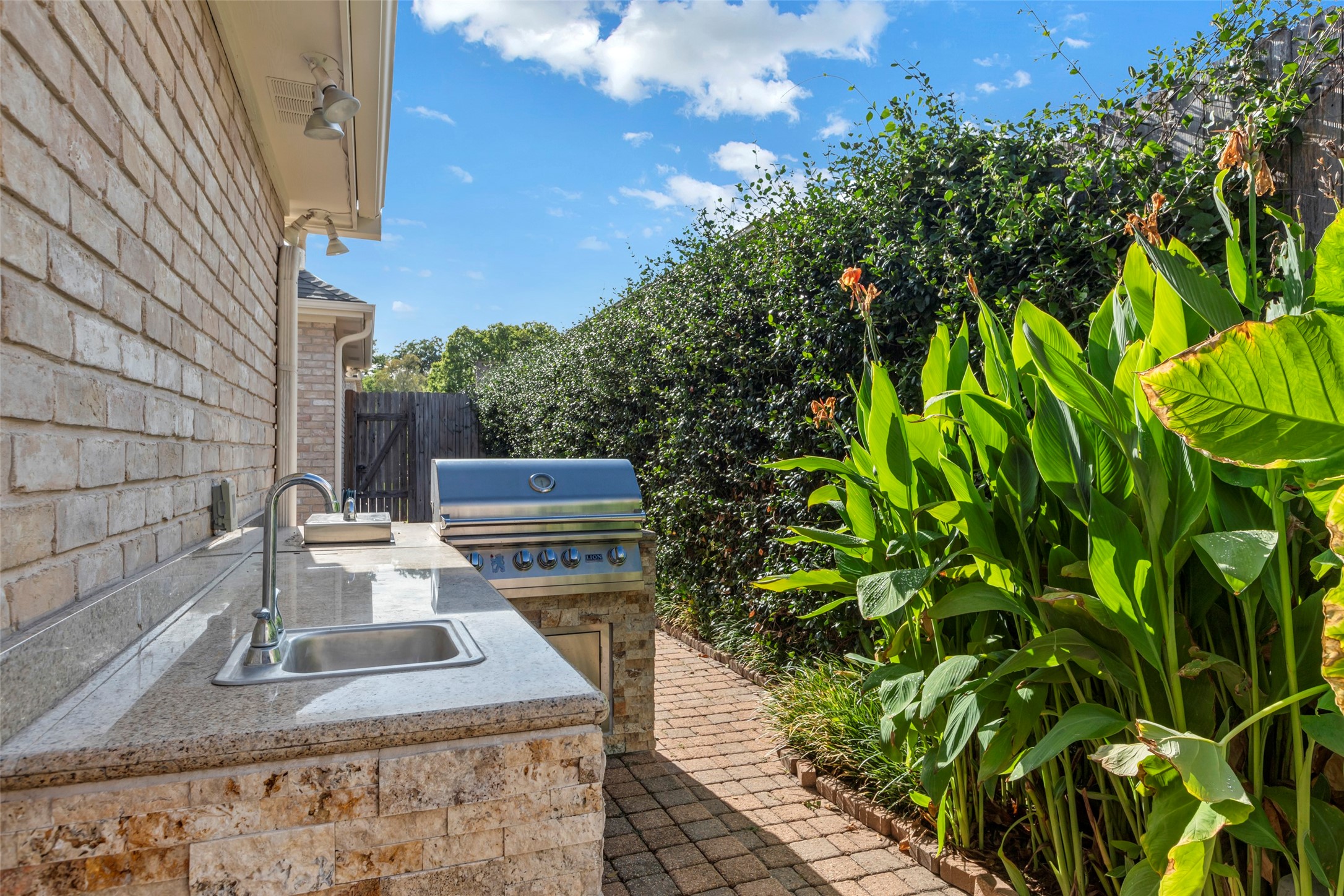 Houston, Texas, 77077, United States, 4 Bedrooms Bedrooms, ,4 BathroomsBathrooms,Residential,For Sale,1990335