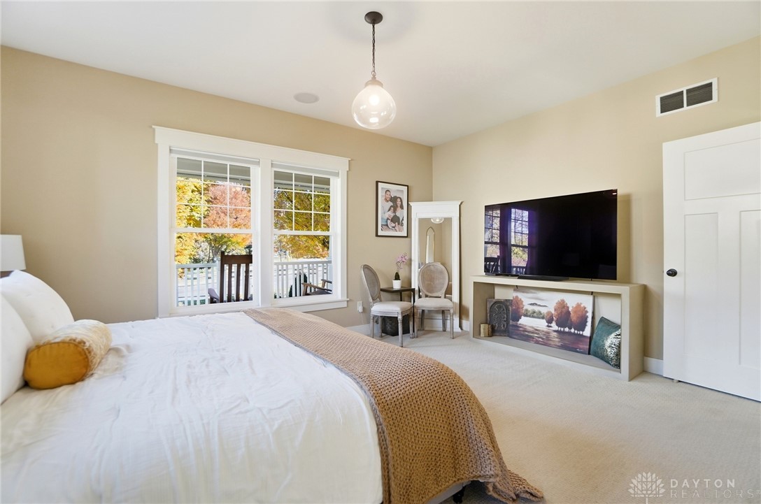 Oakwood, Ohio, 45409, United States, 3 Bedrooms Bedrooms, ,3 BathroomsBathrooms,Residential,For Sale,1991510