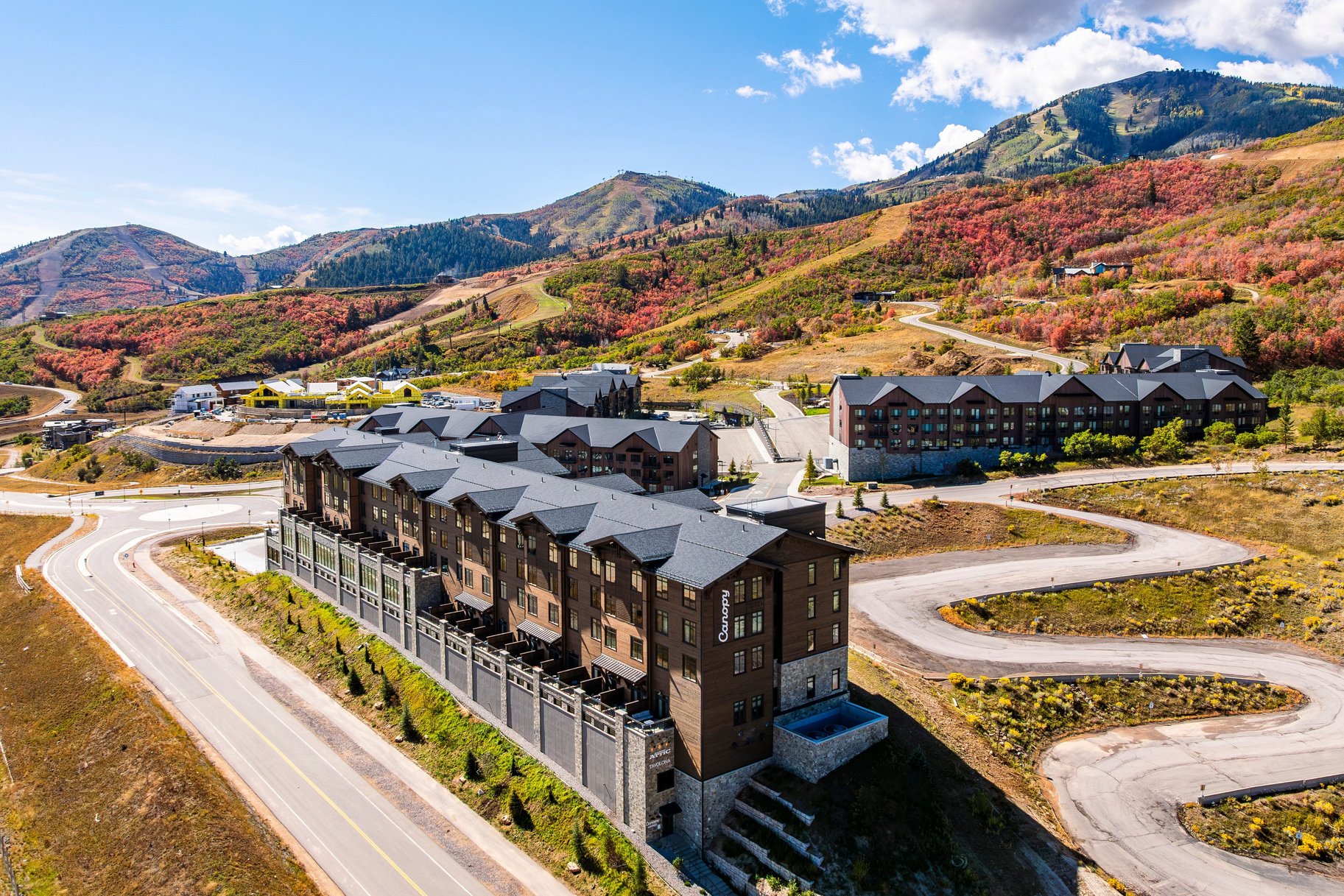 Brand New Luxury Walk to Ski Location at a Value Price - 物件實景