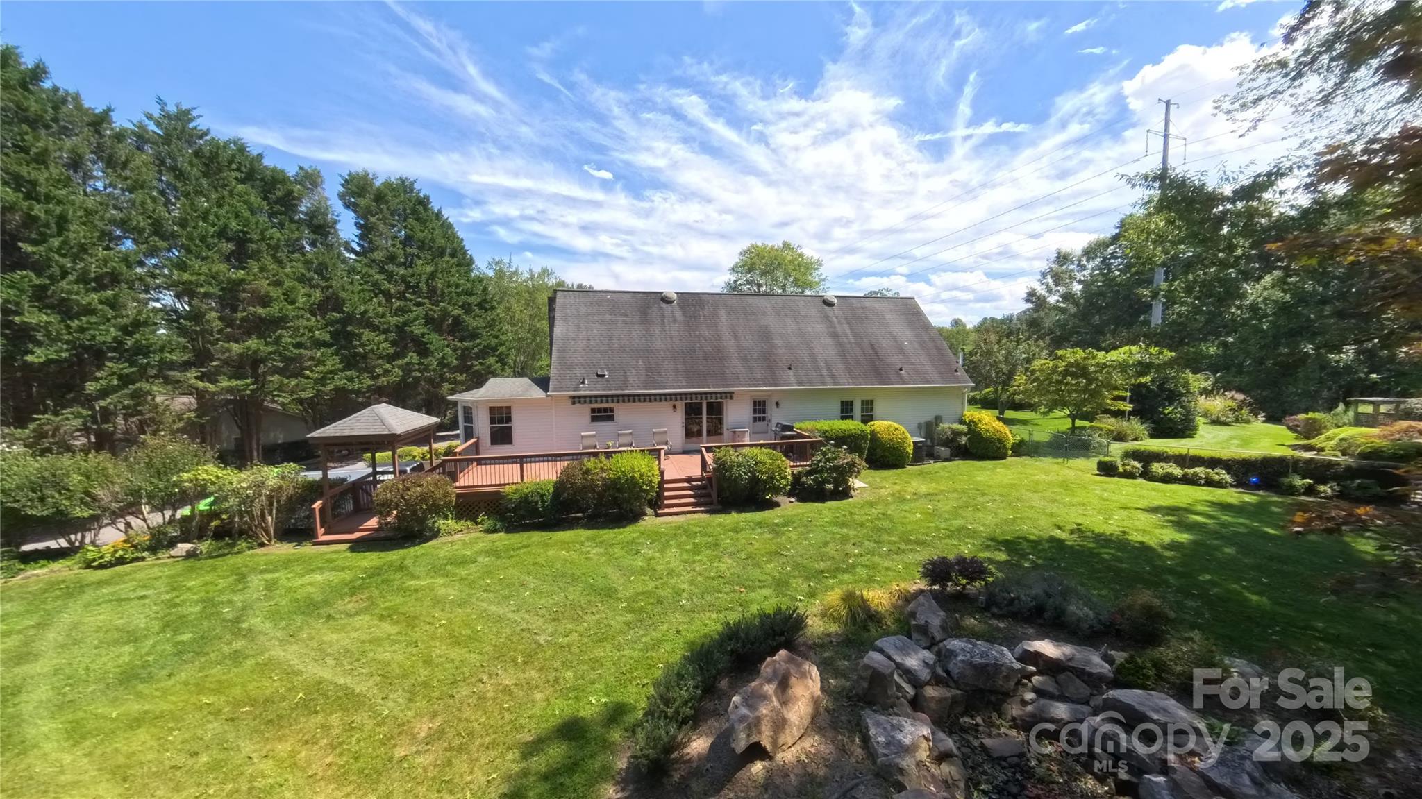 Hendersonville, North Carolina, 28792, United States, 3 Bedrooms Bedrooms, ,3 BathroomsBathrooms,Residential,For Sale,1976526