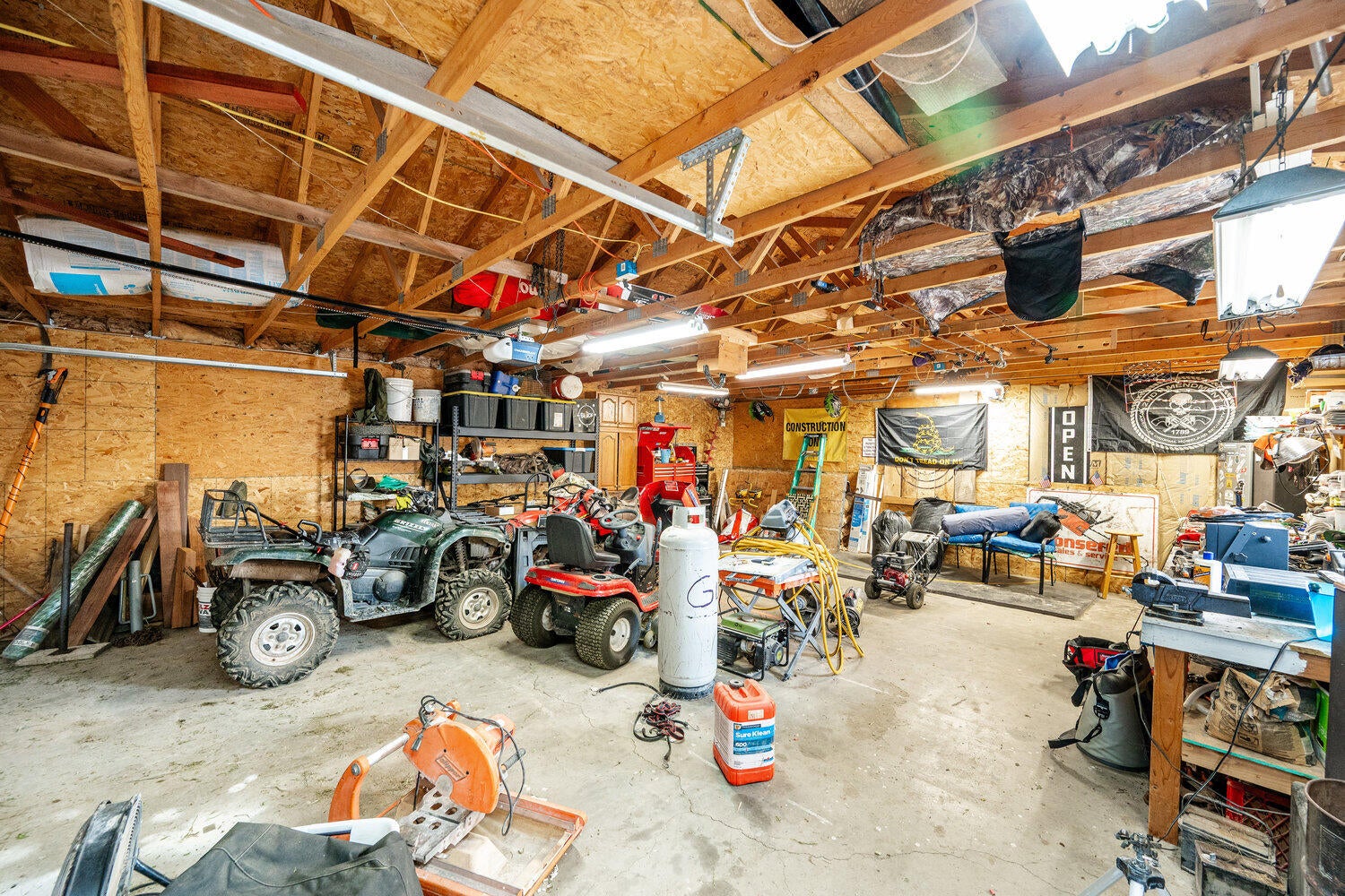 Banner, Wyoming, 82832, United States, 4 Bedrooms Bedrooms, ,3 BathroomsBathrooms,Residential,For Sale,1983466