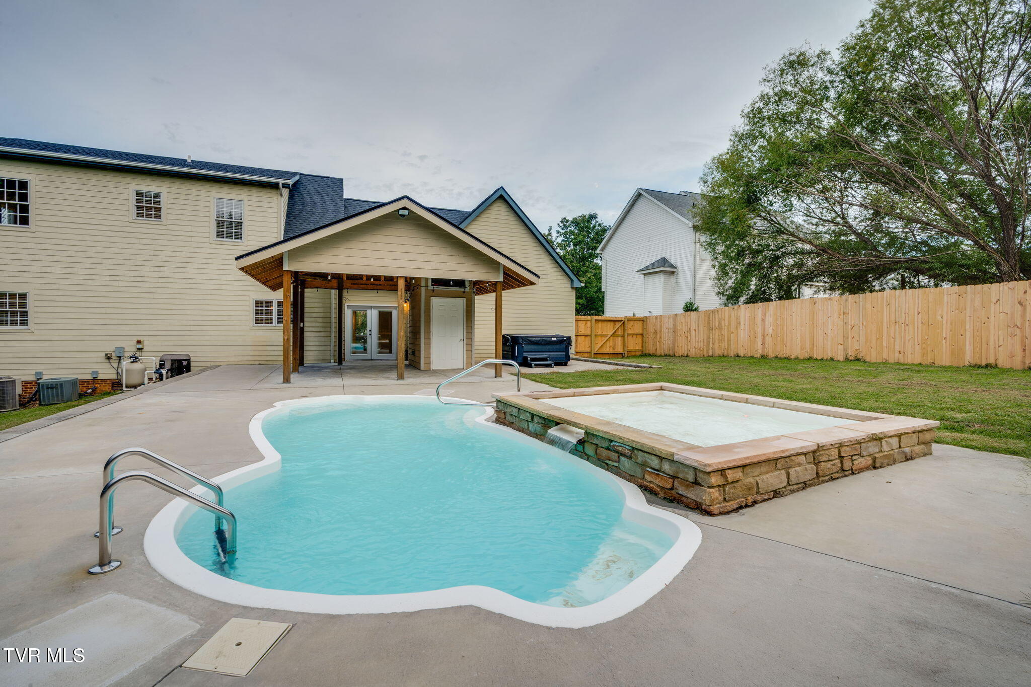 Gray, Tennessee, 37615, United States, 3 Bedrooms Bedrooms, ,4 BathroomsBathrooms,Residential,For Sale,1978151