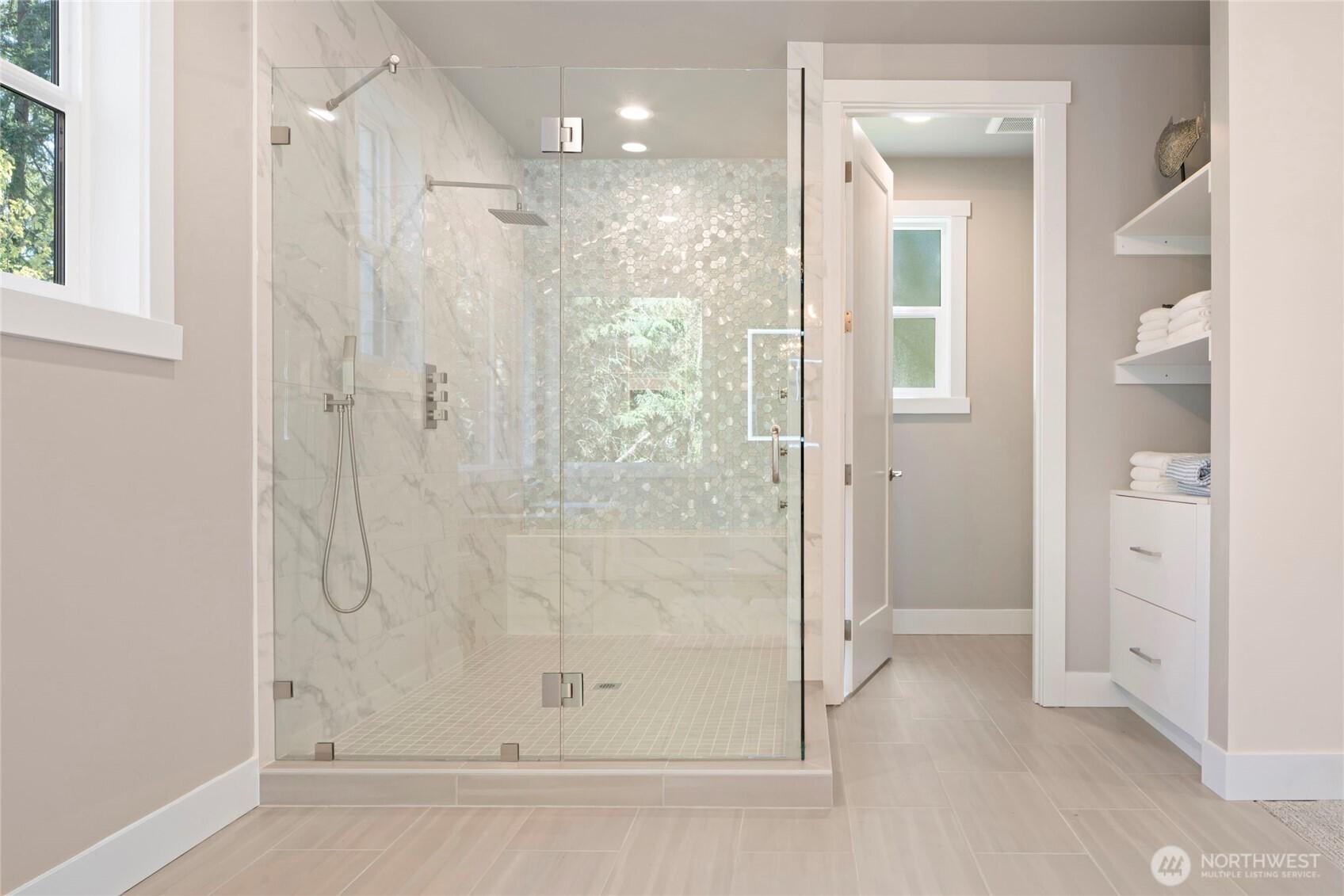 BELLEVUE, Washington, 98004, United States, 5 Bedrooms Bedrooms, ,5 BathroomsBathrooms,Residential,For Sale,1875592
