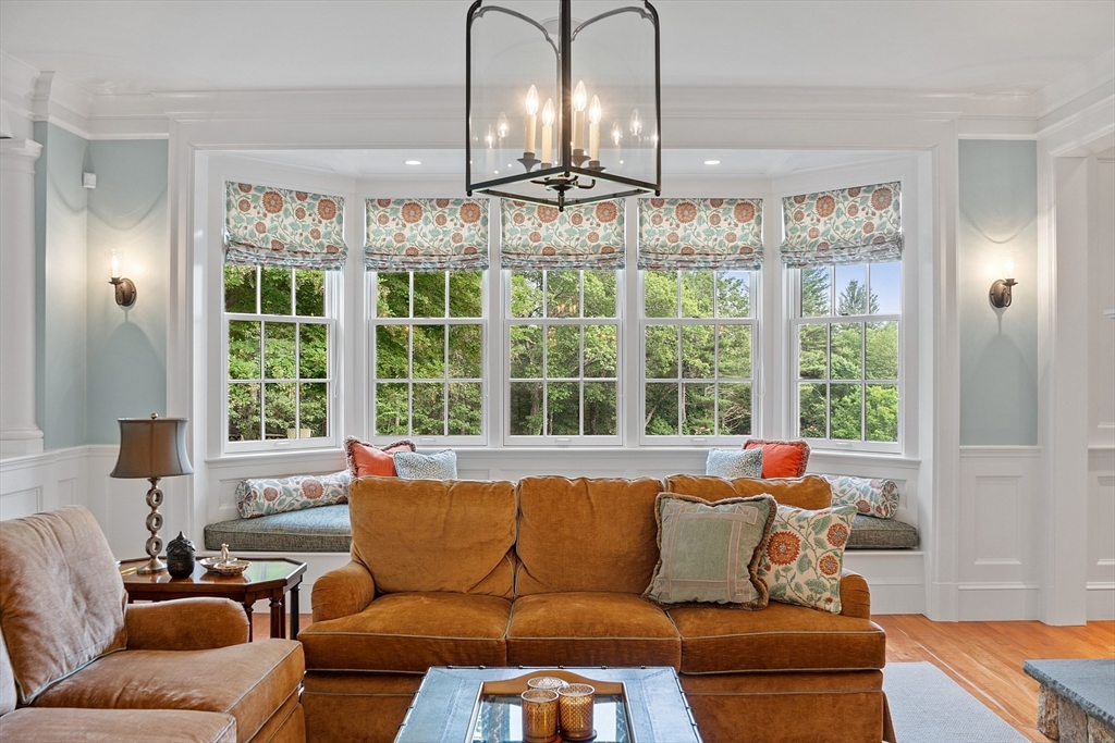 Concord, Massachusetts, 01742, United States, 6 Bedrooms Bedrooms, ,7 BathroomsBathrooms,Residential,For Sale,1938993