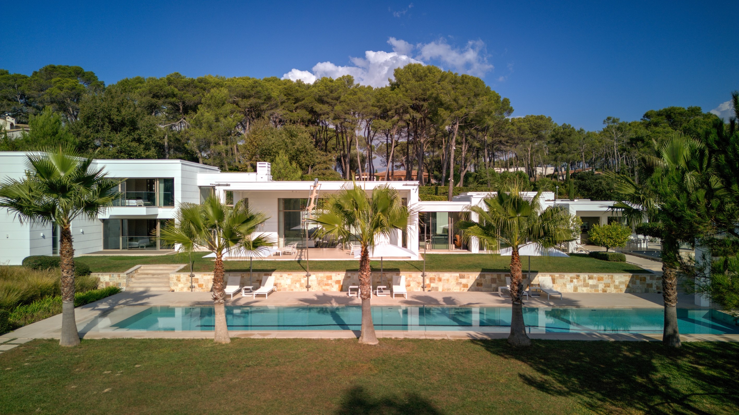  Contemporary luxury villa with guest house, wellness area and pool for sale in … - 物件實景