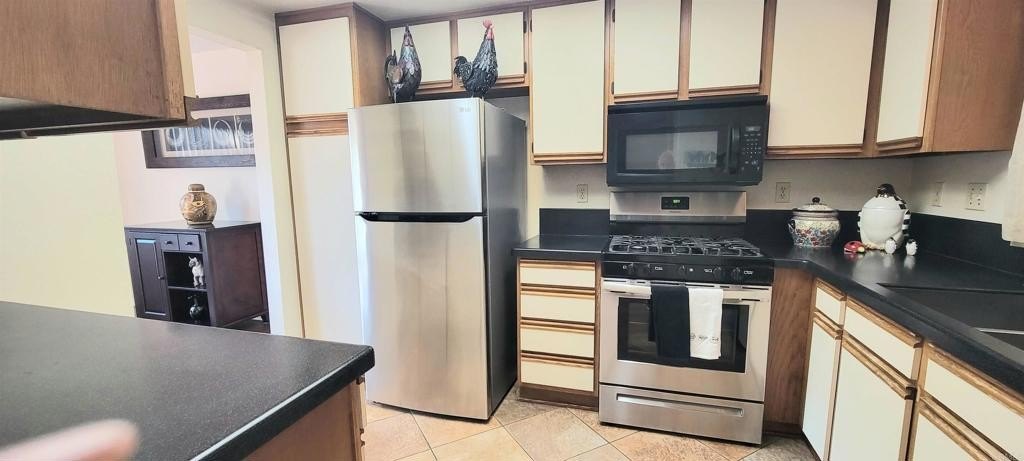 Oceanside, California, 92057, United States, 3 Bedrooms Bedrooms, ,3 BathroomsBathrooms,Residential,For Sale,1950821