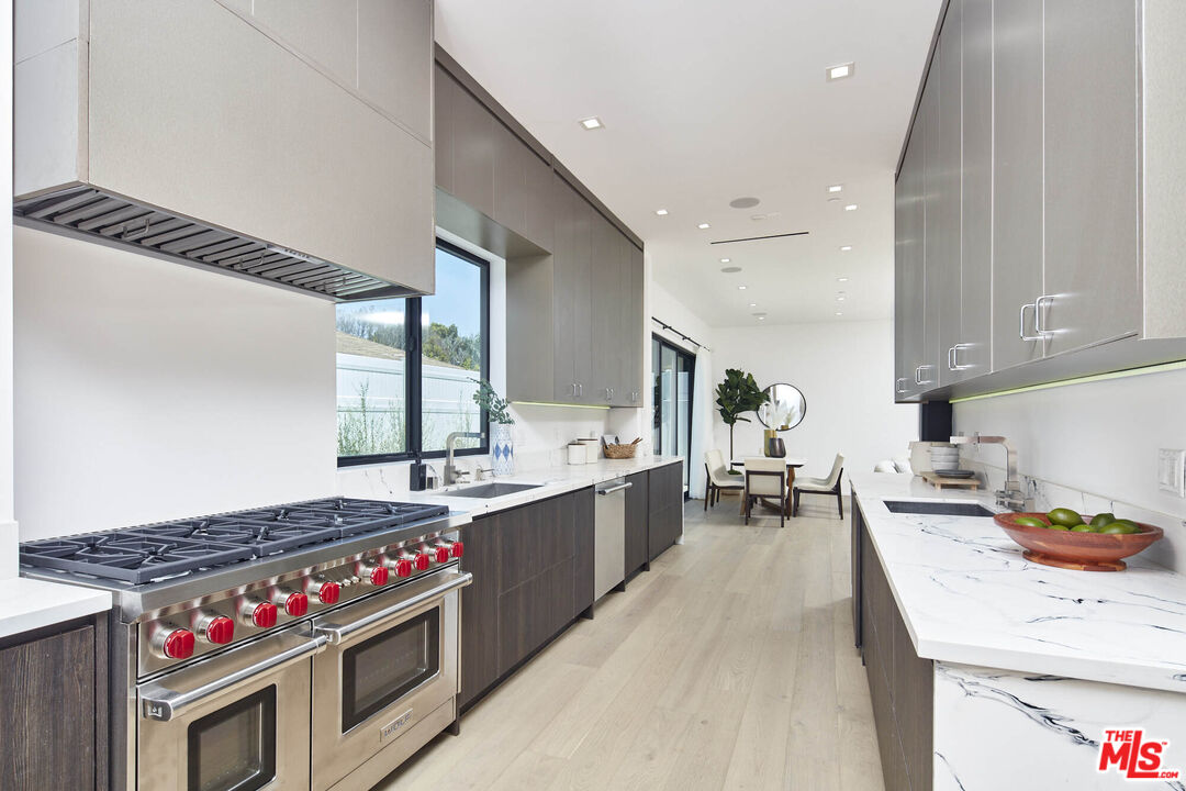 Culver City, California, 90230, United States, 4 Bedrooms Bedrooms, ,7 BathroomsBathrooms,Residential,For Sale,1804248