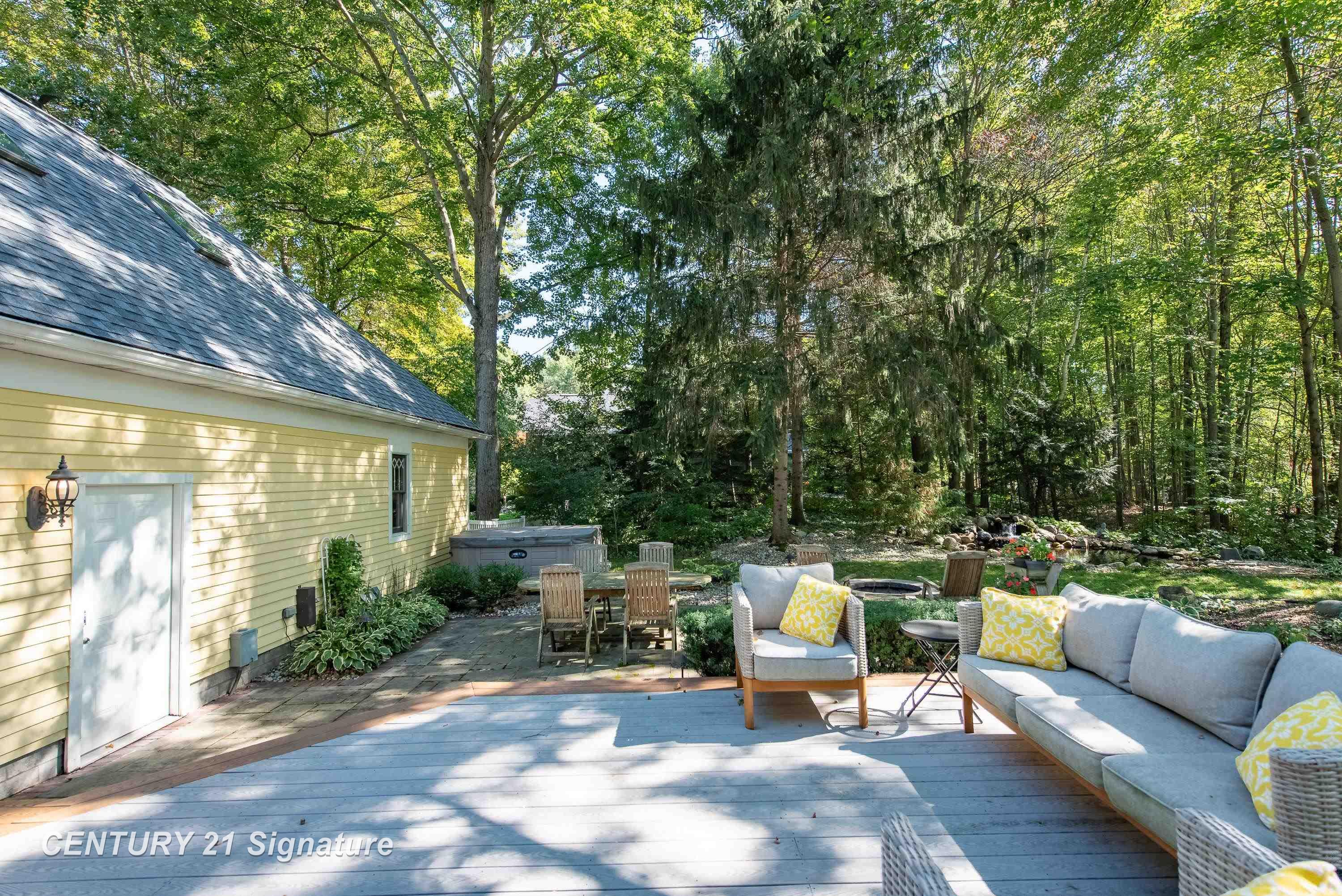 Midland, Michigan, 48642, United States, 5 Bedrooms Bedrooms, ,6 BathroomsBathrooms,Residential,For Sale,1977241