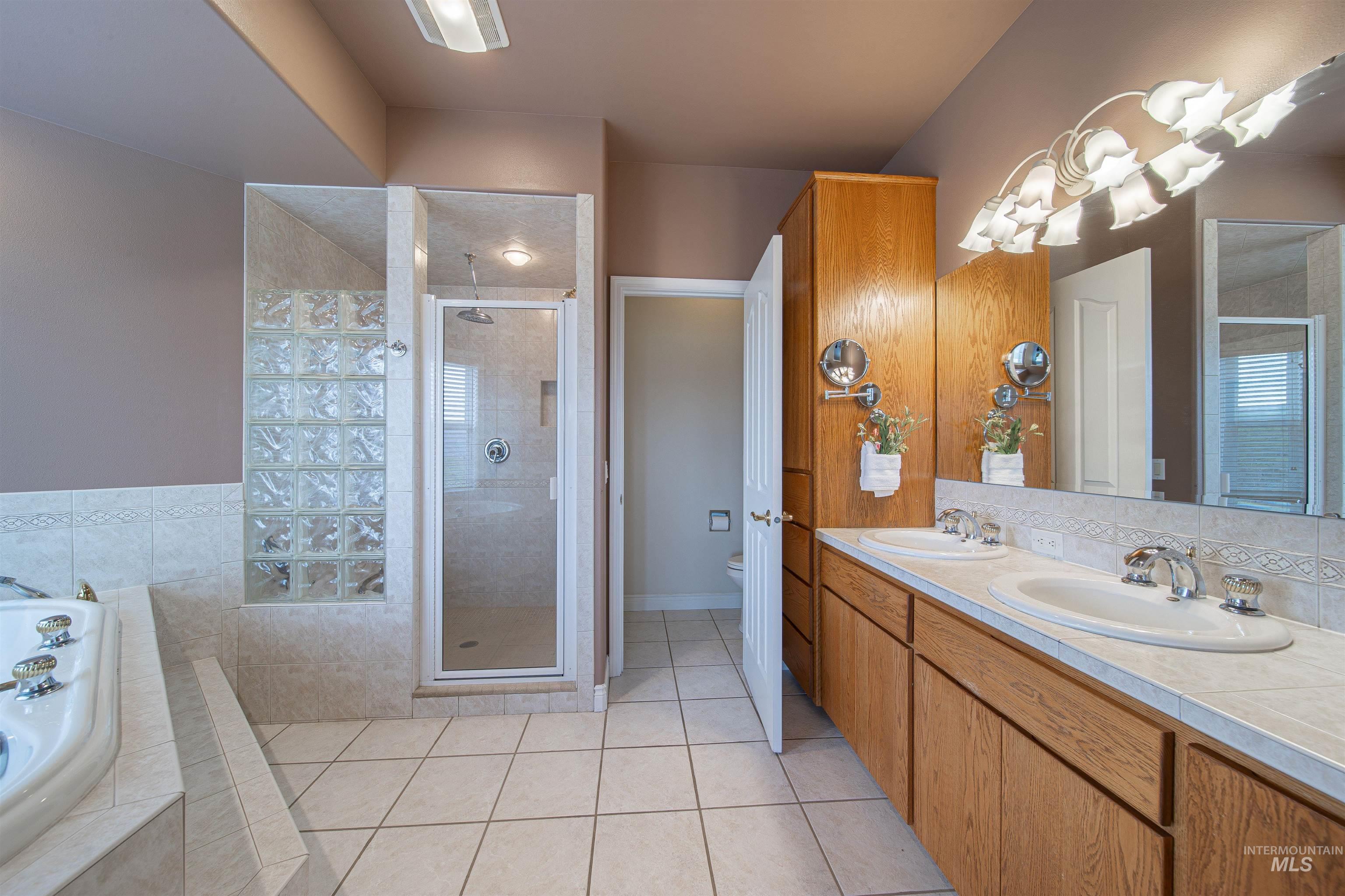1993 & 1971 10th Ave, Clarkston, Washington, 99403, United States, 5 Bedrooms Bedrooms, ,Residential,For Sale,1993 & 1971 10th Ave,1616374