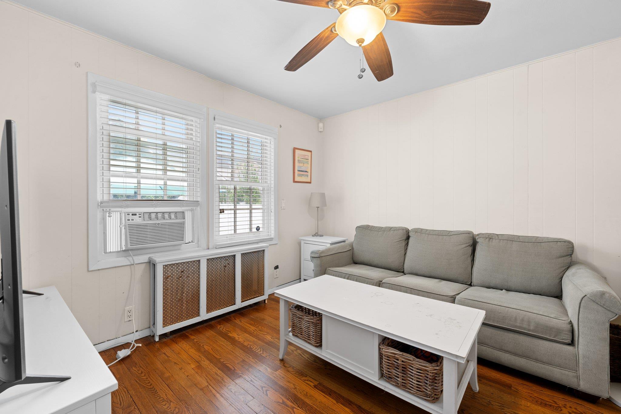 Rockville Centre, New York, 11570, United States, 4 Bedrooms Bedrooms, ,2 BathroomsBathrooms,Residential,For Sale,1928749