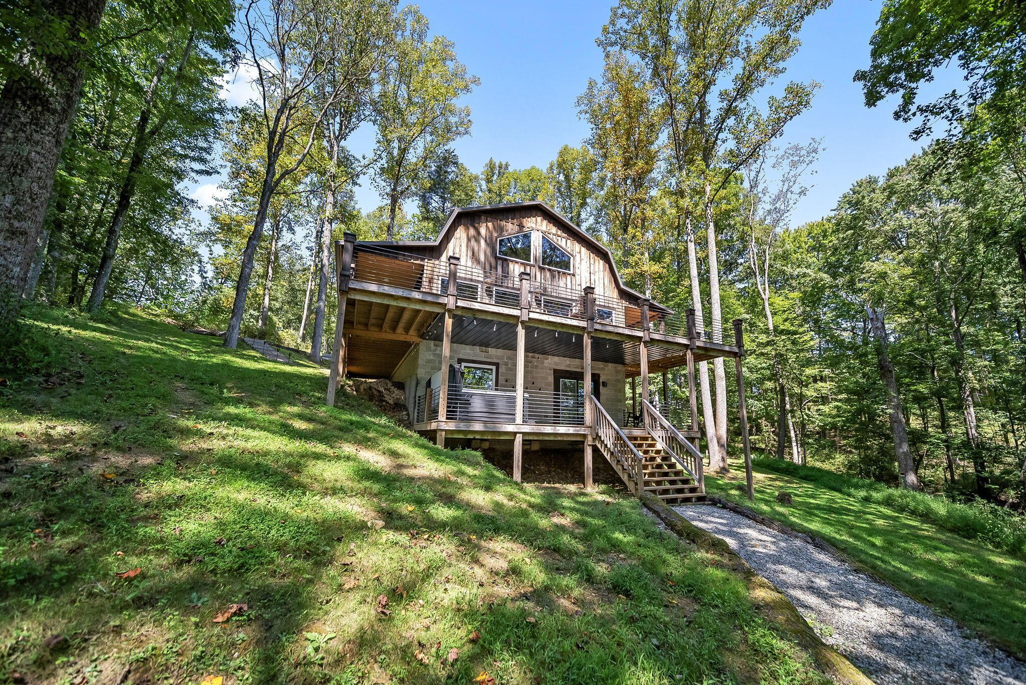 Rockbridge, Ohio, 43149, United States, 4 Bedrooms Bedrooms, ,3 BathroomsBathrooms,Residential,For Sale,1947972