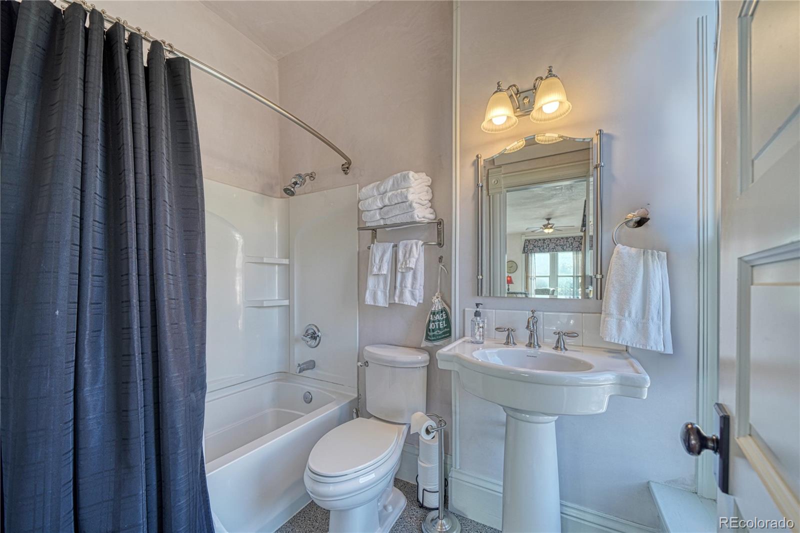 Salida, Colorado, 81201, United States, 1 Bedroom Bedrooms, ,1 BathroomBathrooms,Residential,For Sale,1944945