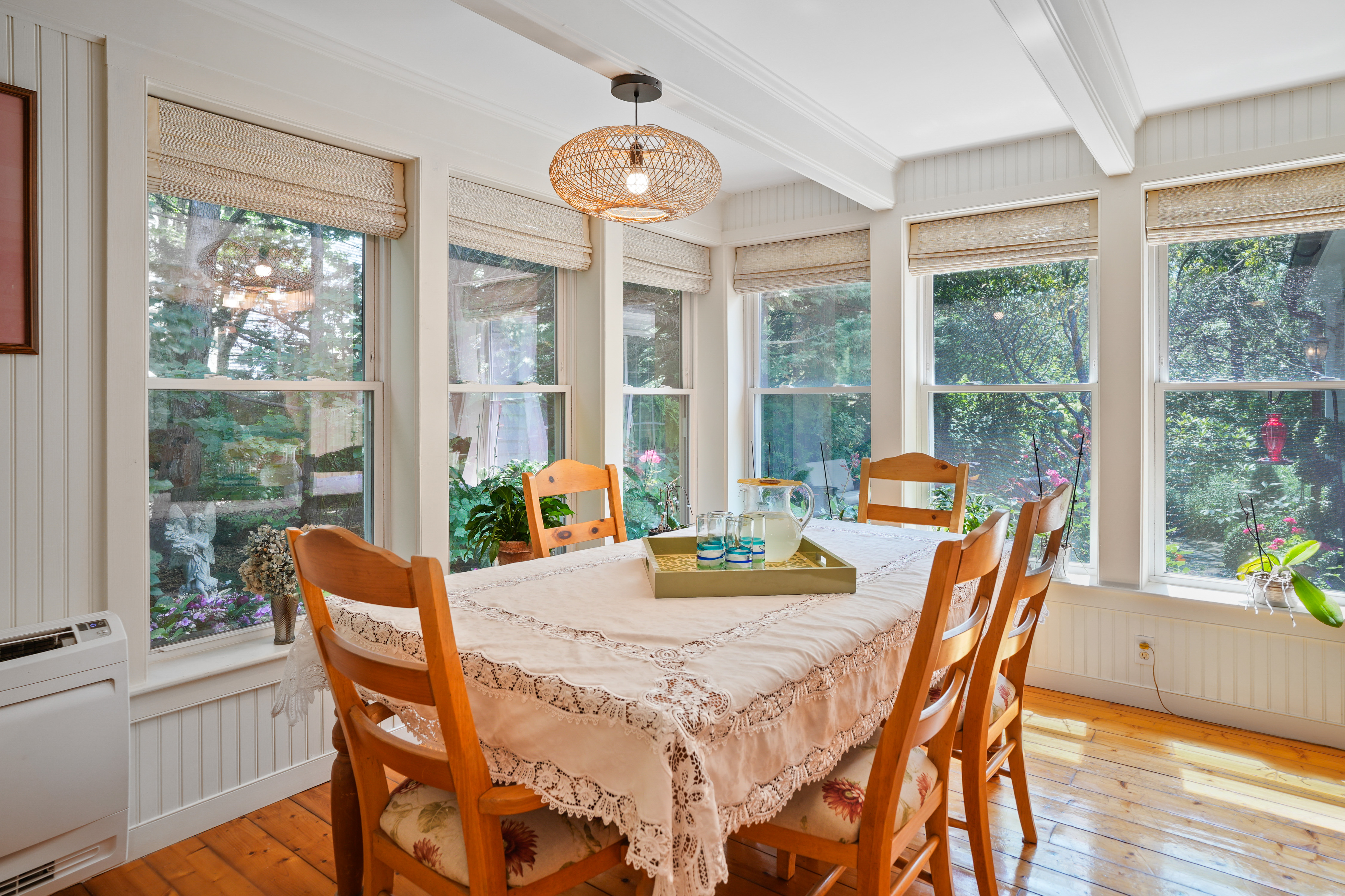  Versatile Edgartown Oasis with Home & Business Potential - 物件實景