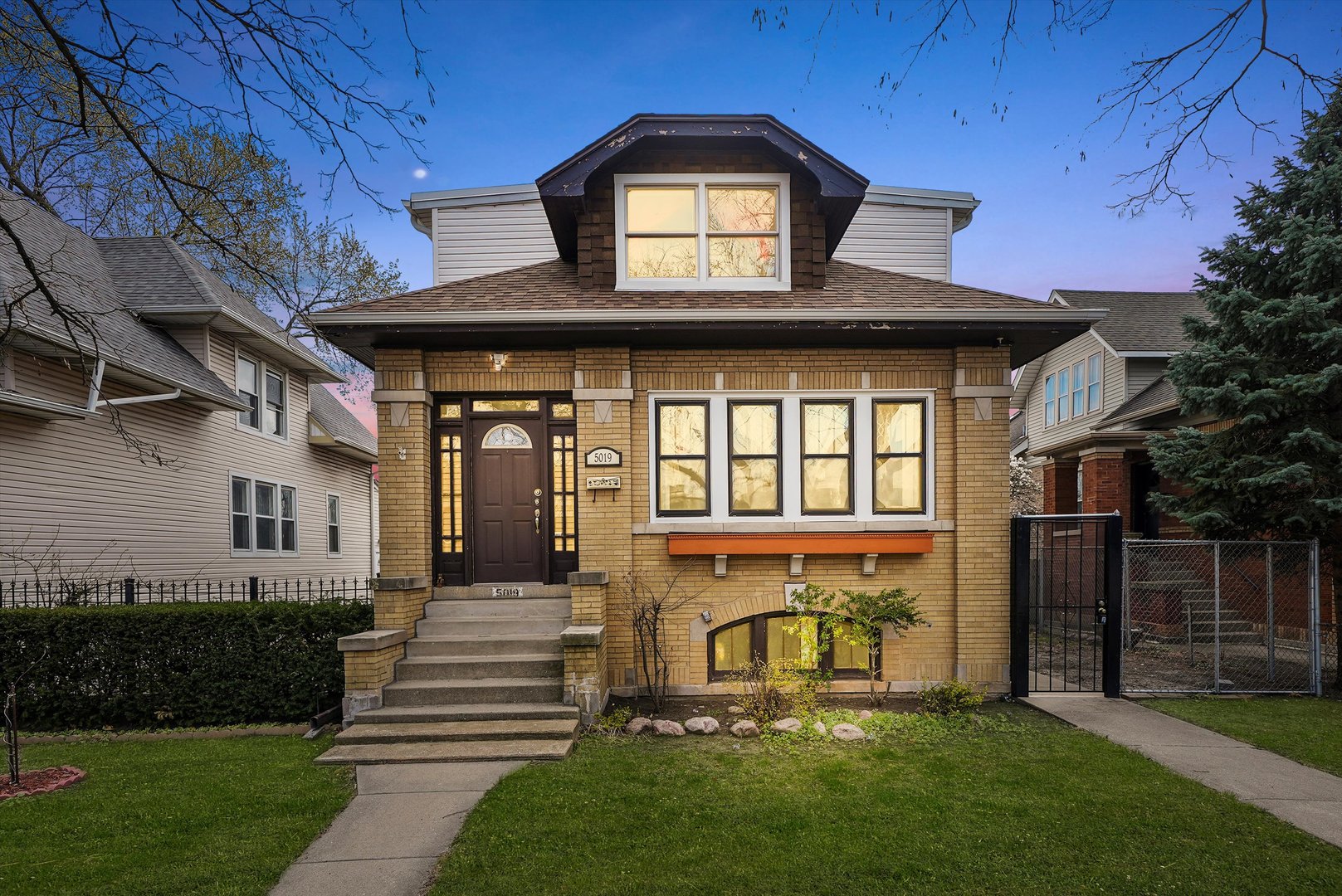 Chicago, Illinois, 60630, United States, 8 Bedrooms Bedrooms, ,3 BathroomsBathrooms,Residential,For Sale,1892523