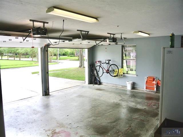 Houma, Louisiana, 70360, United States, 5 Bedrooms Bedrooms, ,5 BathroomsBathrooms,Residential,For Sale,1885732