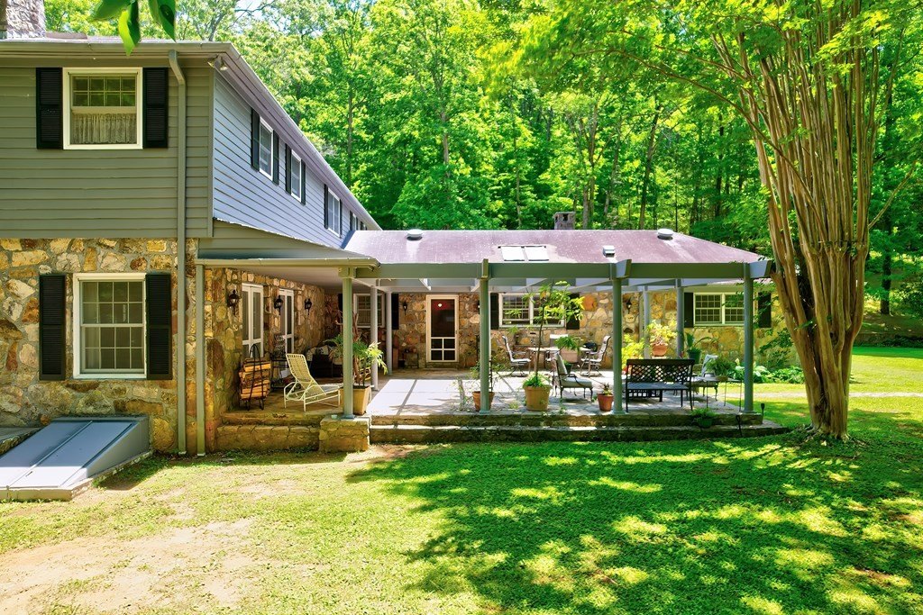 Hiawassee, Georgia, 30546, United States, 3 Bedrooms Bedrooms, ,4 BathroomsBathrooms,Residential,For Sale,1981335