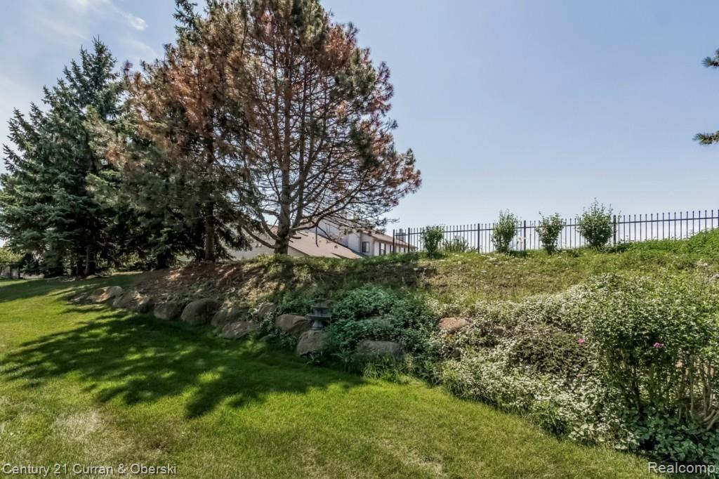 Farmington Hills, Michigan, 48331, United States, 6 Bedrooms Bedrooms, ,7 BathroomsBathrooms,Residential,For Sale,1914340